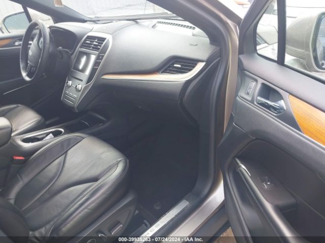 Photo 4 VIN: 5LMCJ3D94KUL50899 - LINCOLN MKC 