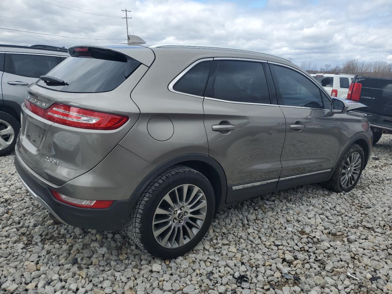 Photo 2 VIN: 5LMCJ3D95GUJ31456 - LINCOLN MKC 