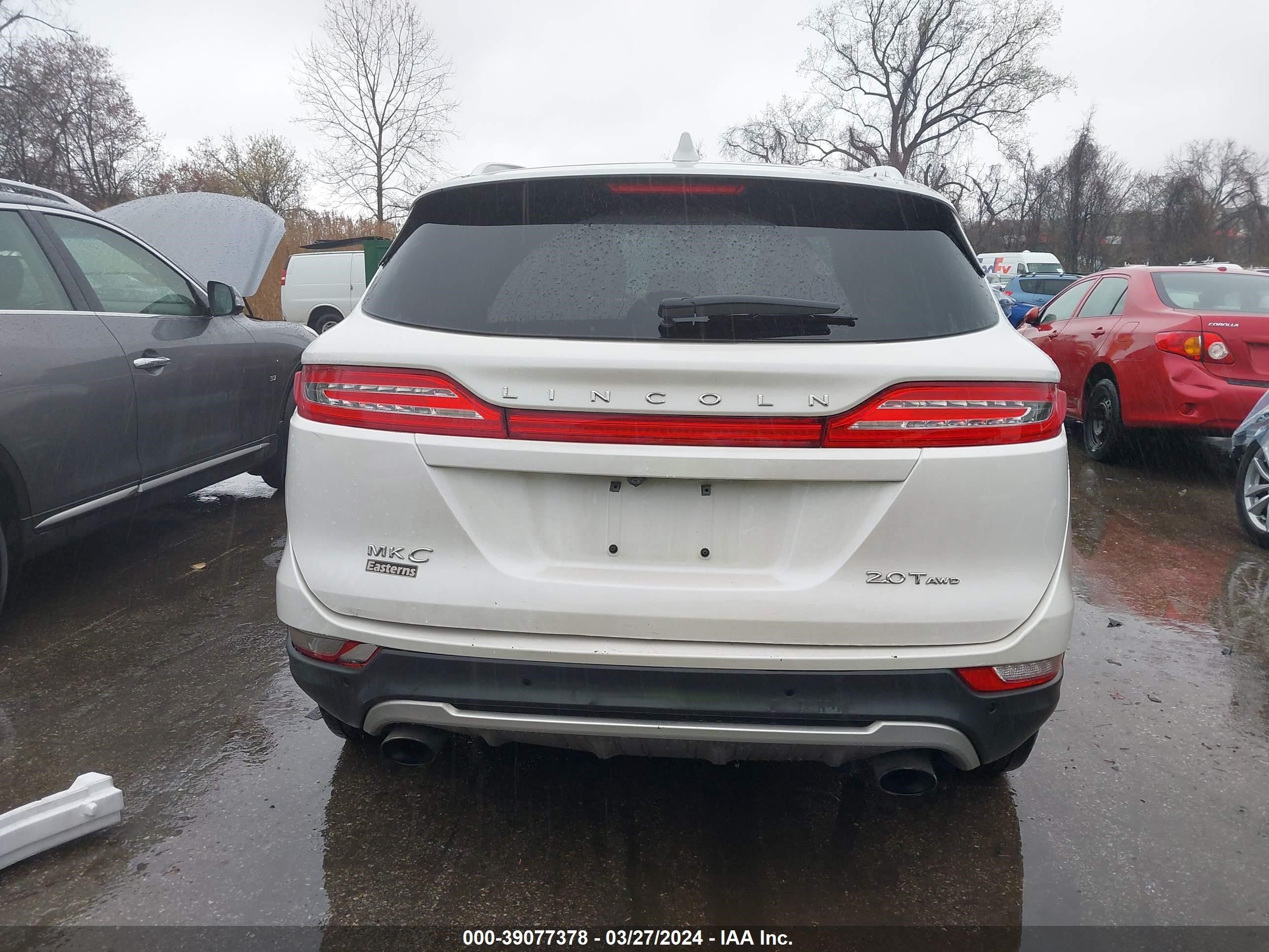 Photo 16 VIN: 5LMCJ3D9XHUL01764 - LINCOLN MKC 