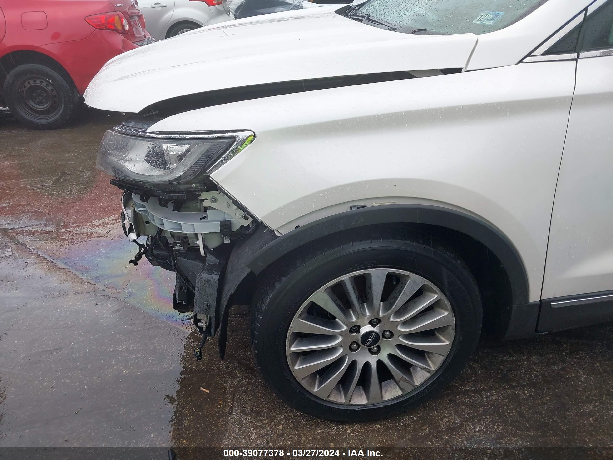 Photo 17 VIN: 5LMCJ3D9XHUL01764 - LINCOLN MKC 