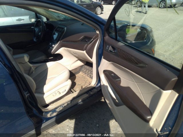 Photo 4 VIN: 5LMCJ3D9XJUL13662 - LINCOLN MKC 