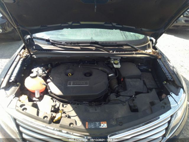 Photo 9 VIN: 5LMCJ3D9XJUL13662 - LINCOLN MKC 