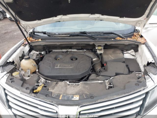 Photo 9 VIN: 5LMCJ3D9XJUL20577 - LINCOLN MKC 