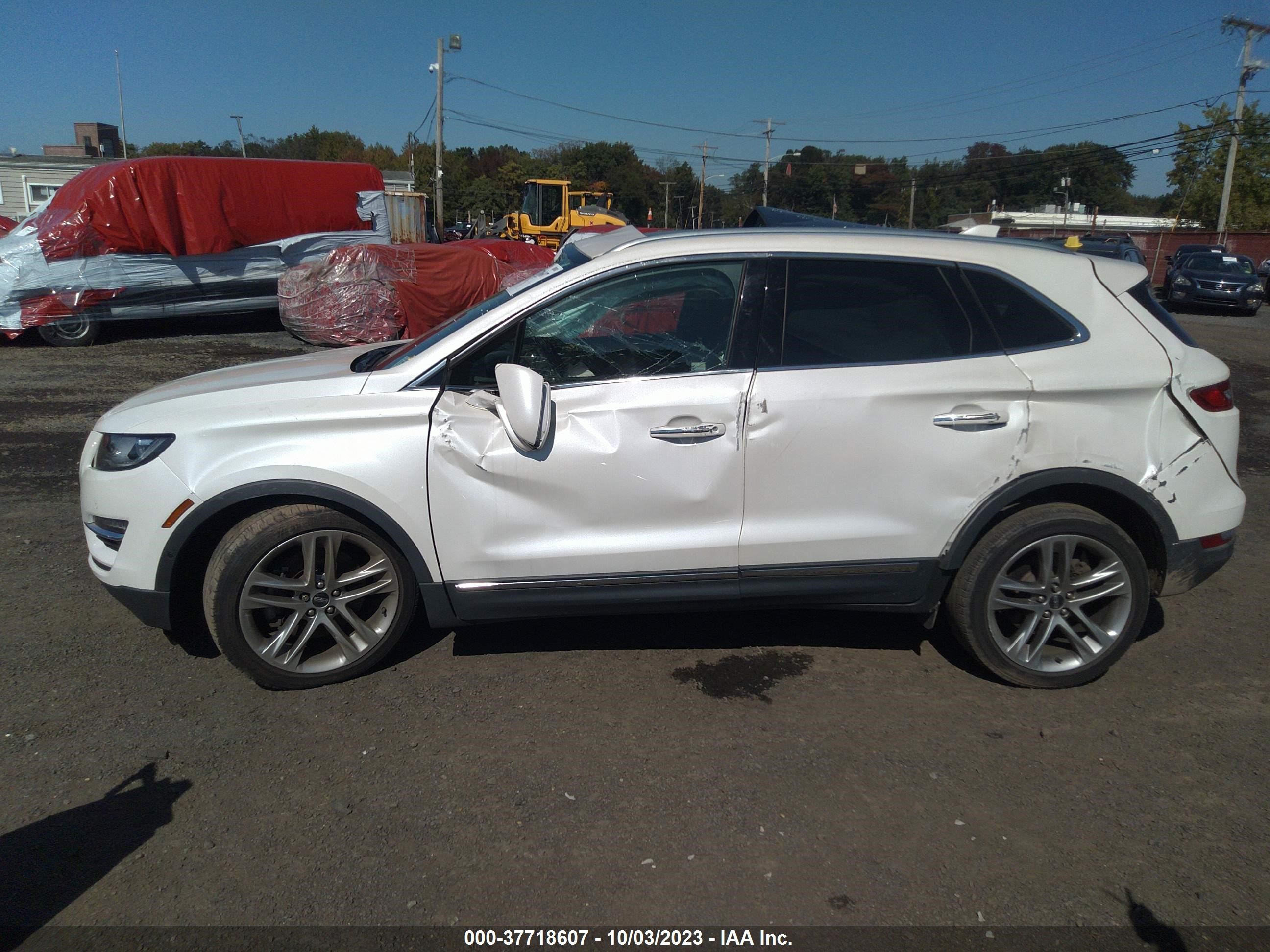 Photo 13 VIN: 5LMCJ3D9XKUL22573 - LINCOLN MKC 