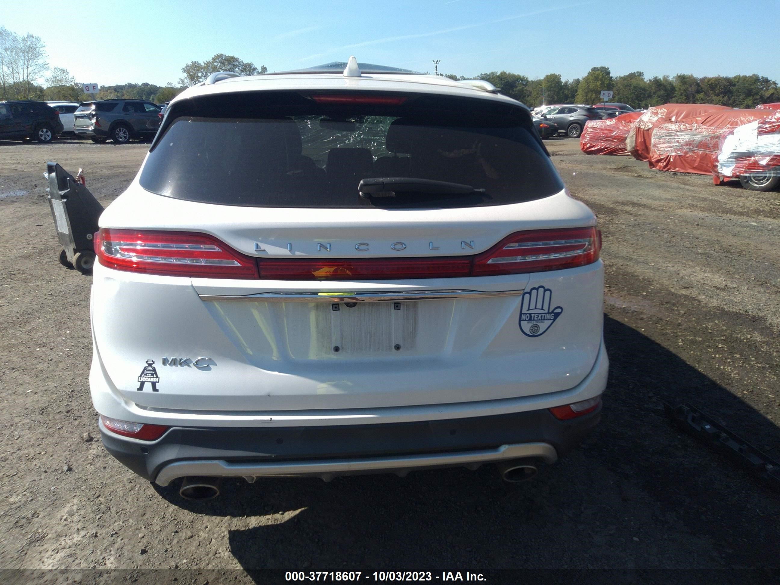 Photo 15 VIN: 5LMCJ3D9XKUL22573 - LINCOLN MKC 