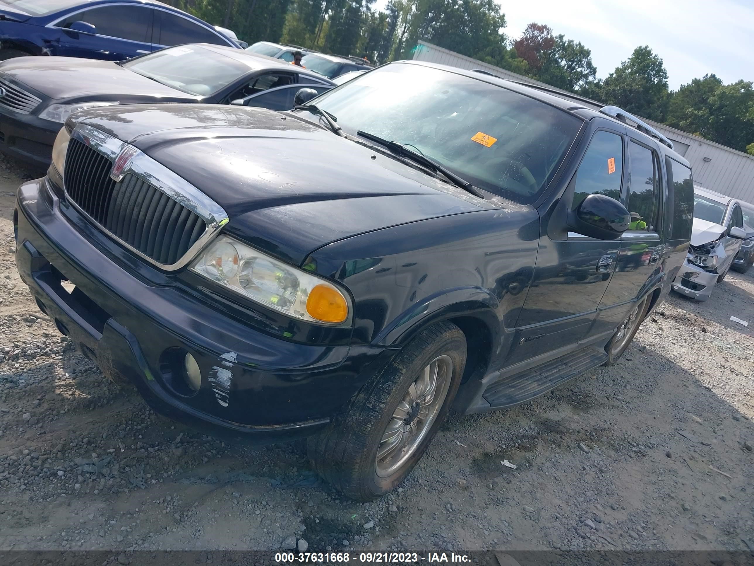 Photo 1 VIN: 5LMEU27A0YLJ25863 - LINCOLN NAVIGATOR 