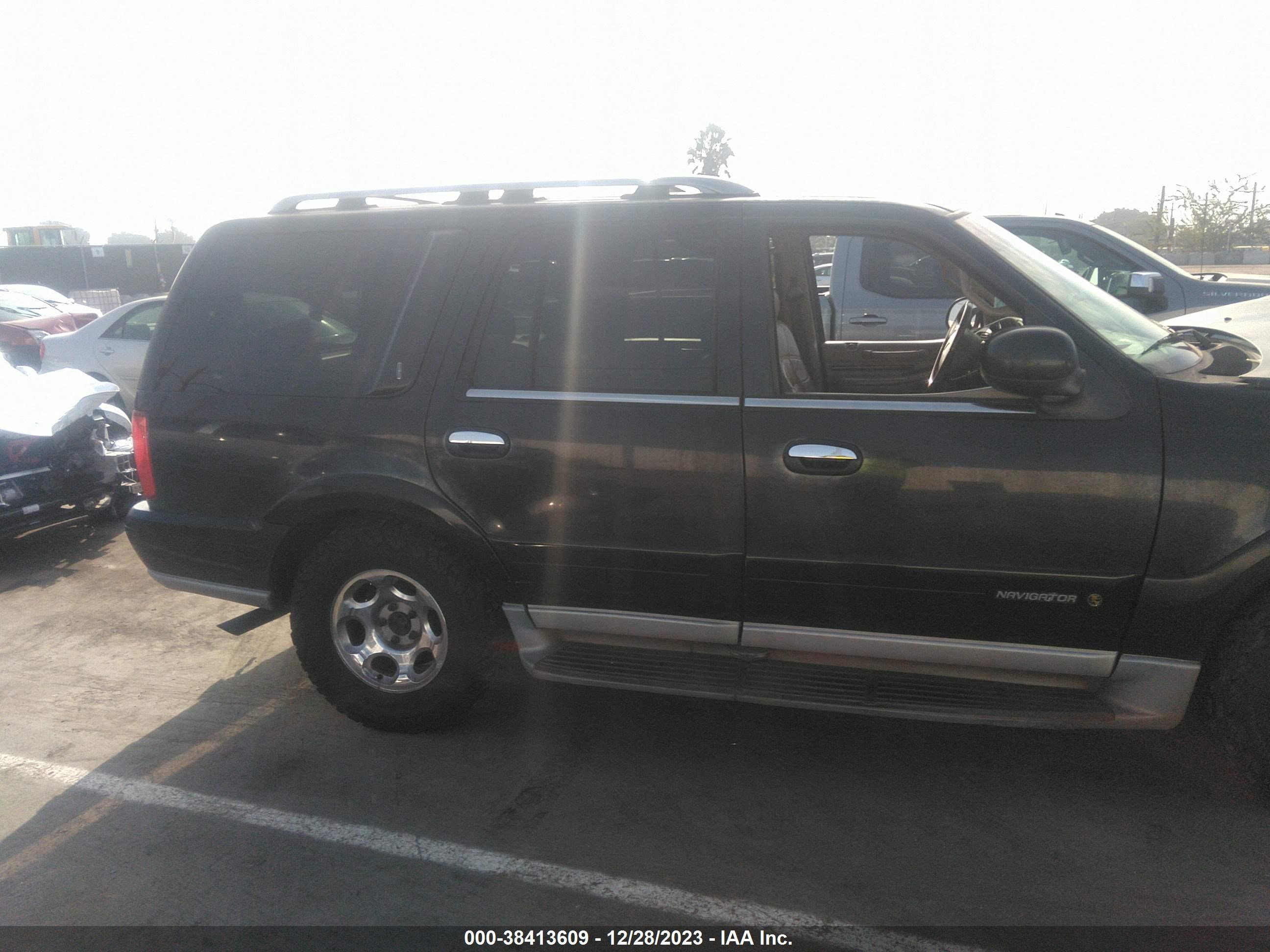 Photo 12 VIN: 5LMEU27A31LJ06424 - LINCOLN NAVIGATOR 