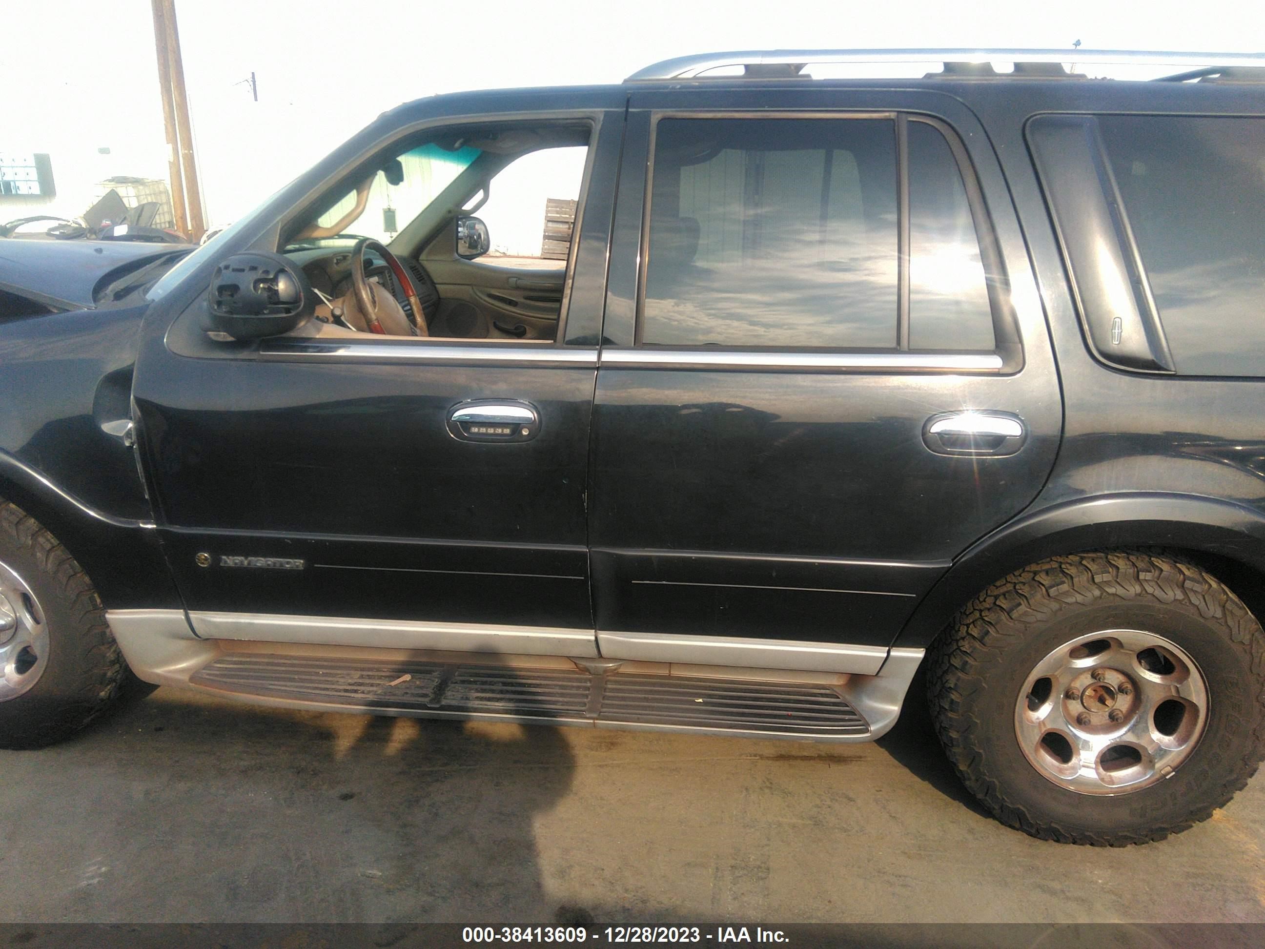 Photo 13 VIN: 5LMEU27A31LJ06424 - LINCOLN NAVIGATOR 