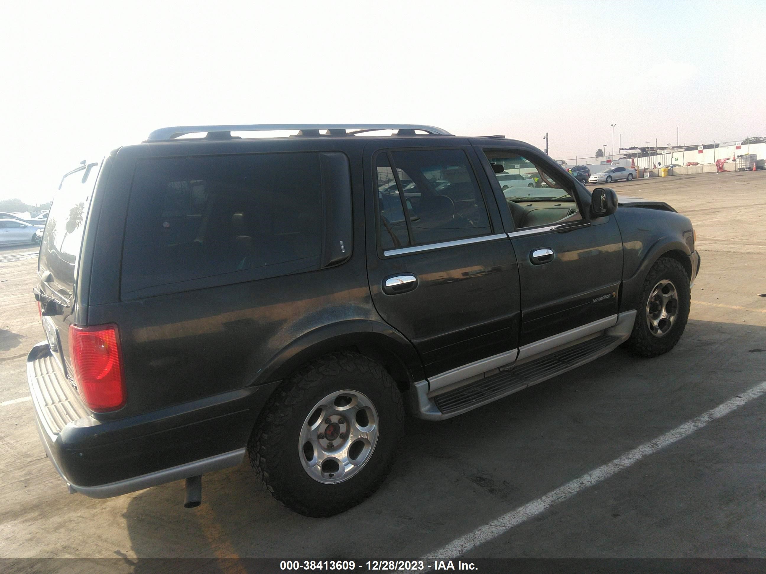 Photo 3 VIN: 5LMEU27A31LJ06424 - LINCOLN NAVIGATOR 