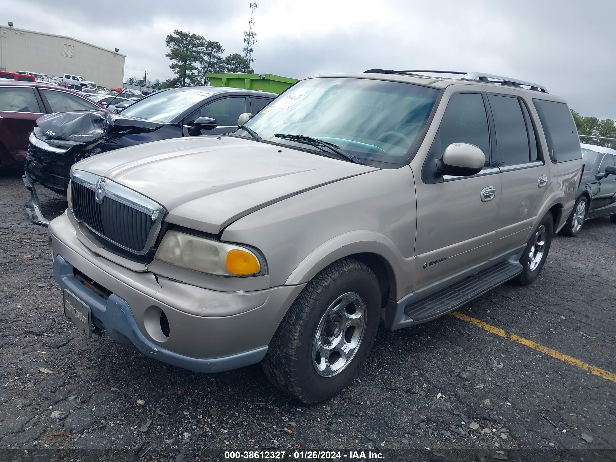 Photo 1 VIN: 5LMEU27A3YLJ27056 - LINCOLN NAVIGATOR 