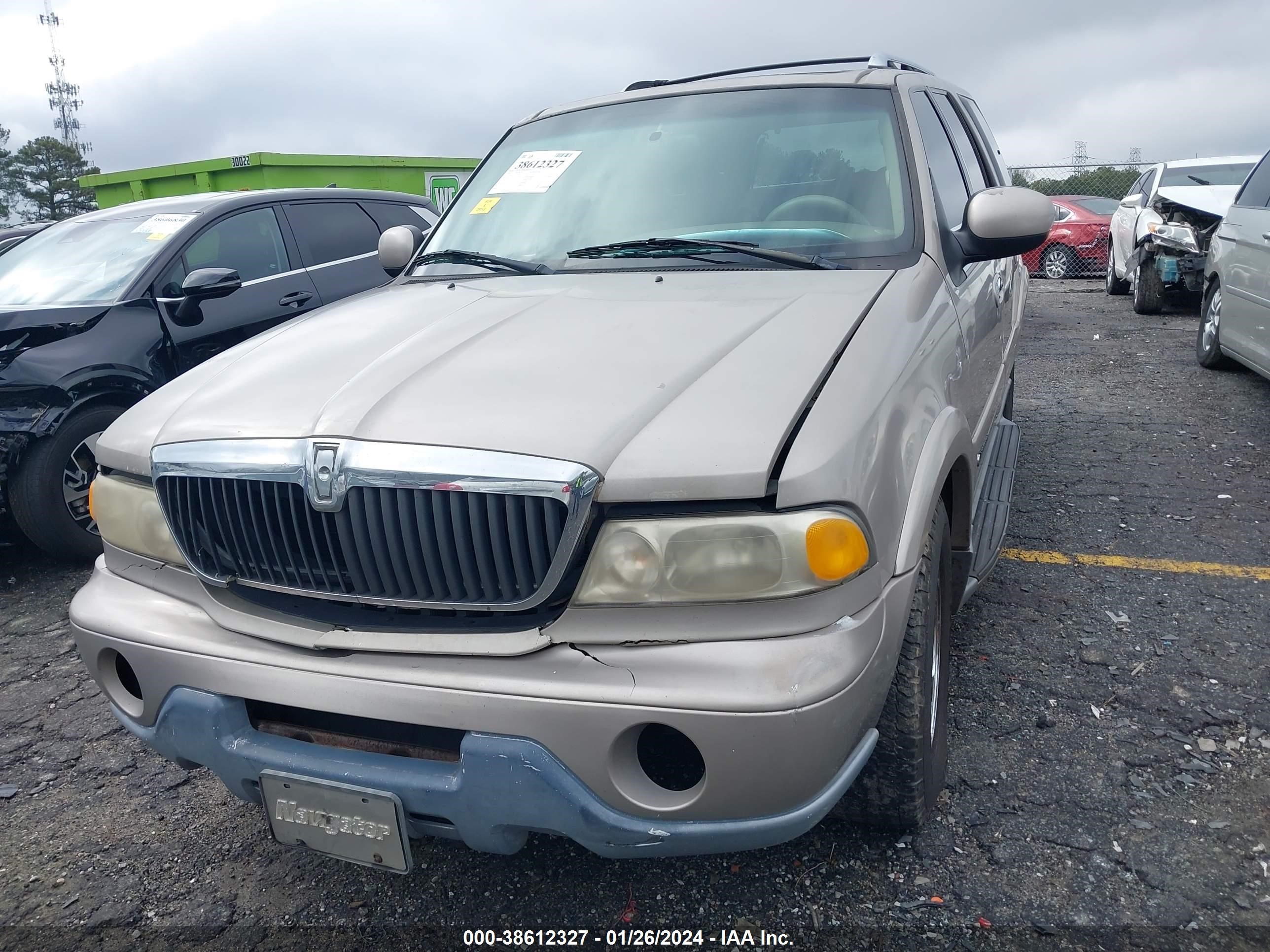 Photo 5 VIN: 5LMEU27A3YLJ27056 - LINCOLN NAVIGATOR 