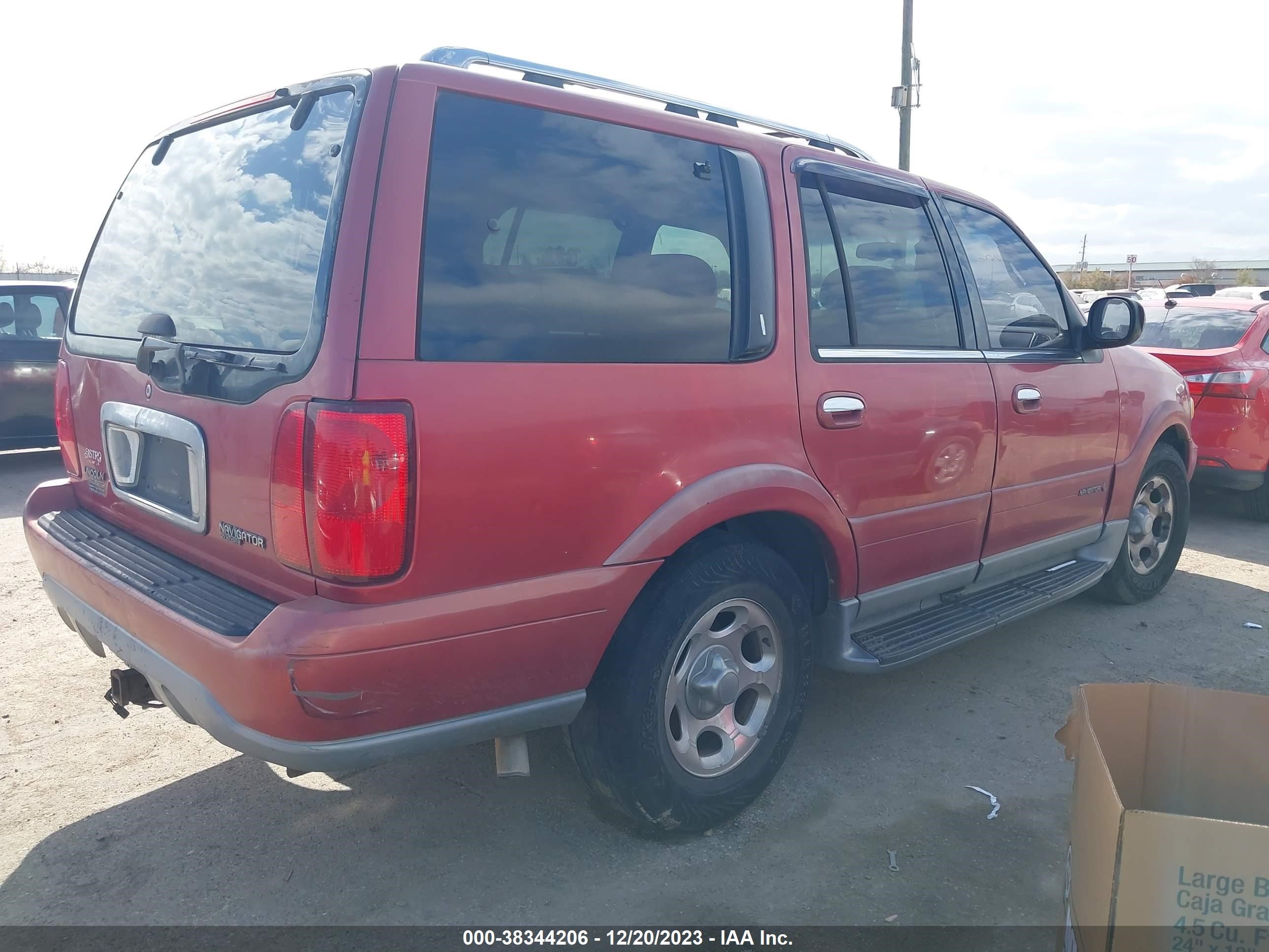 Photo 3 VIN: 5LMEU27A9YLJ17289 - LINCOLN NAVIGATOR 