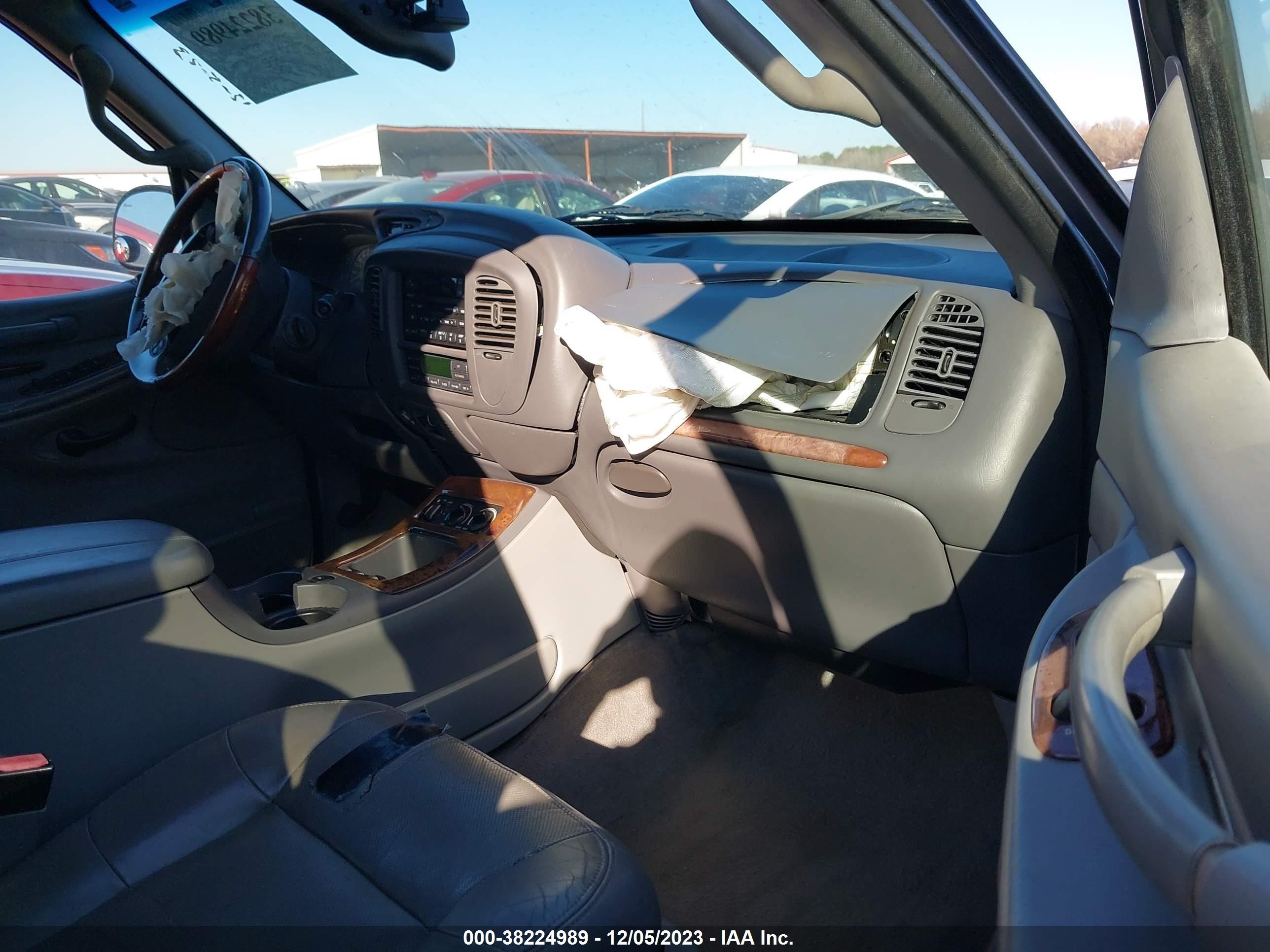 Photo 4 VIN: 5LMEU27R21LJ23320 - LINCOLN NAVIGATOR 