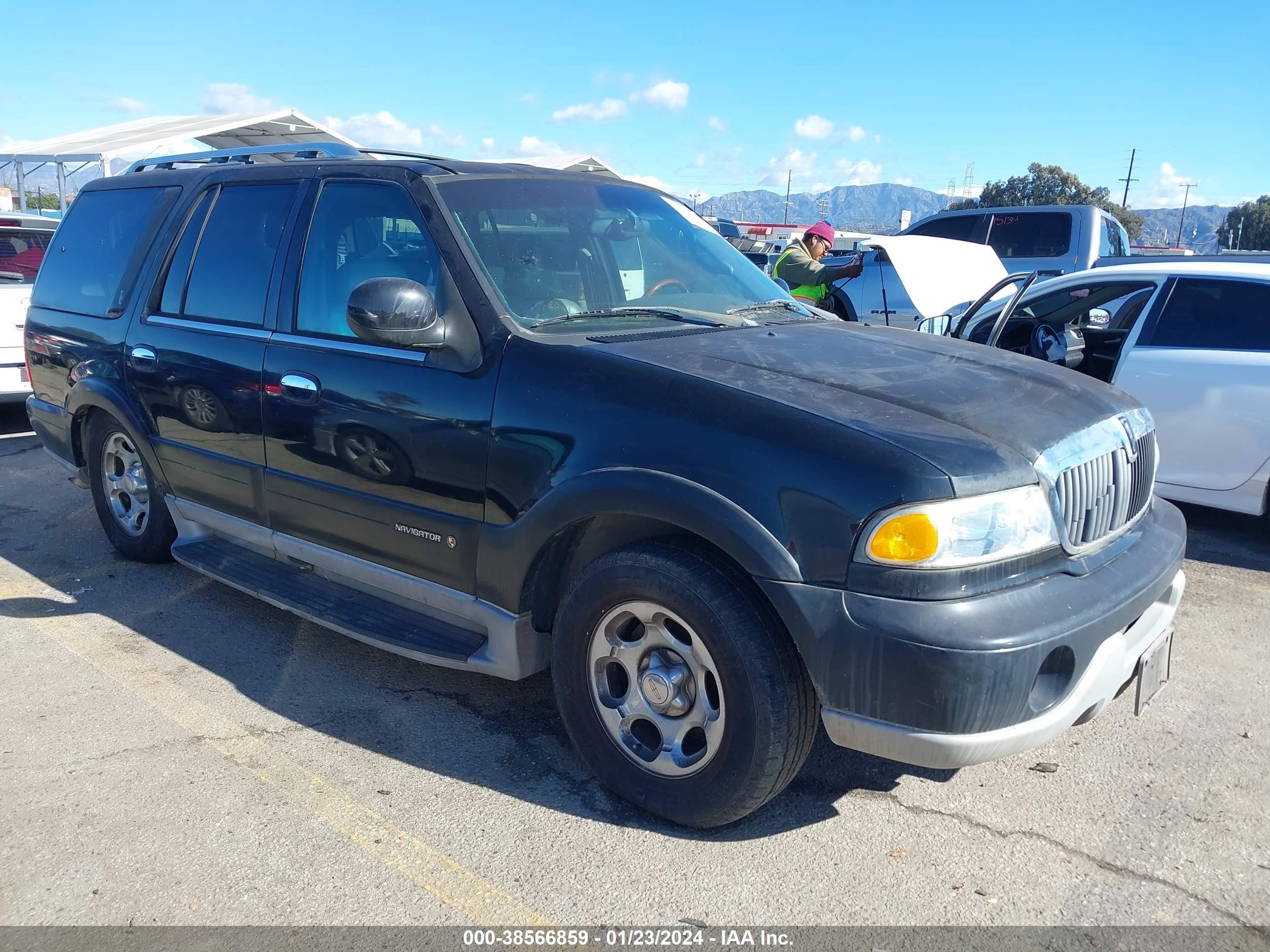 Photo 0 VIN: 5LMEU27R82LJ17085 - LINCOLN NAVIGATOR 