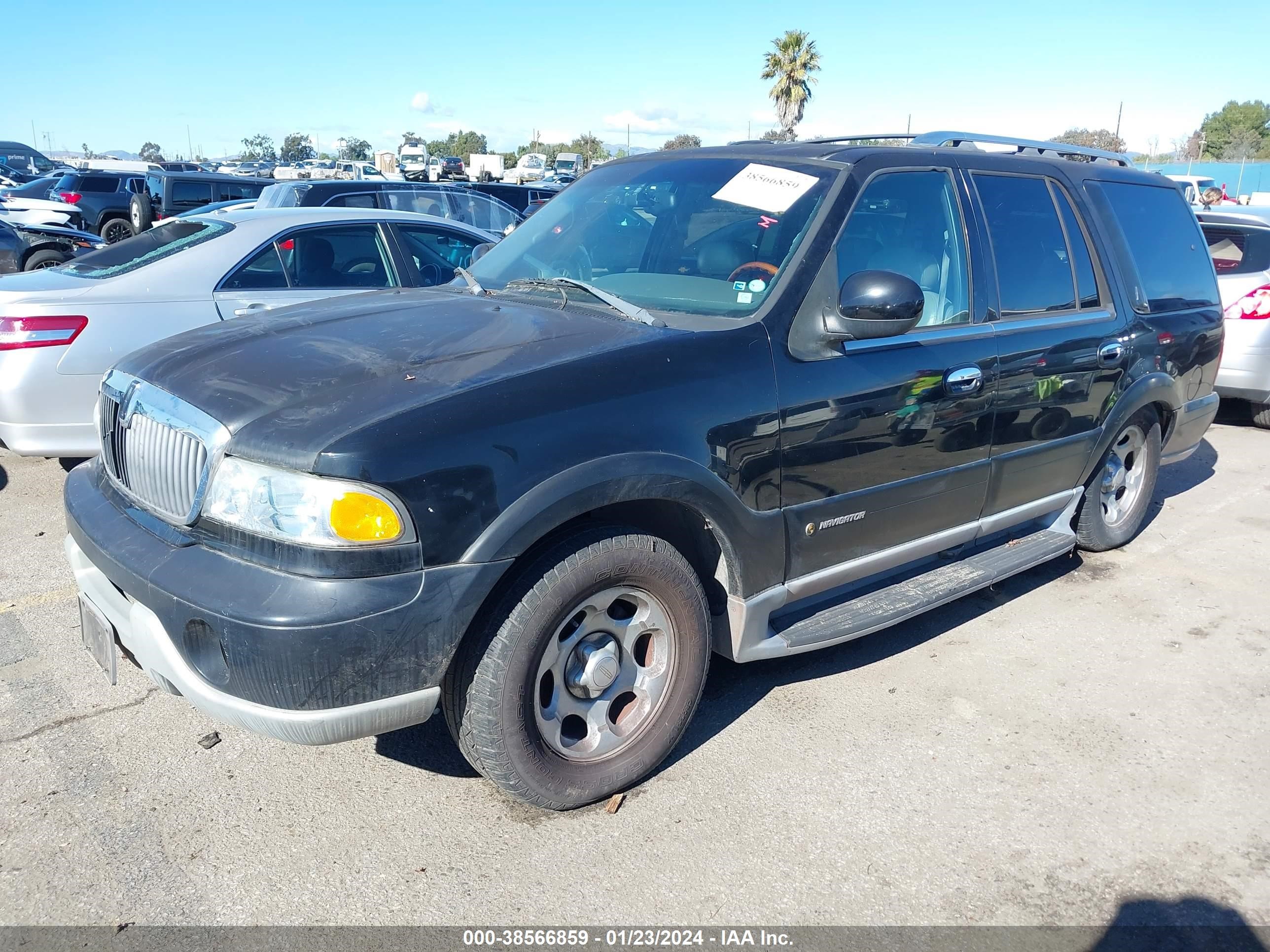 Photo 1 VIN: 5LMEU27R82LJ17085 - LINCOLN NAVIGATOR 