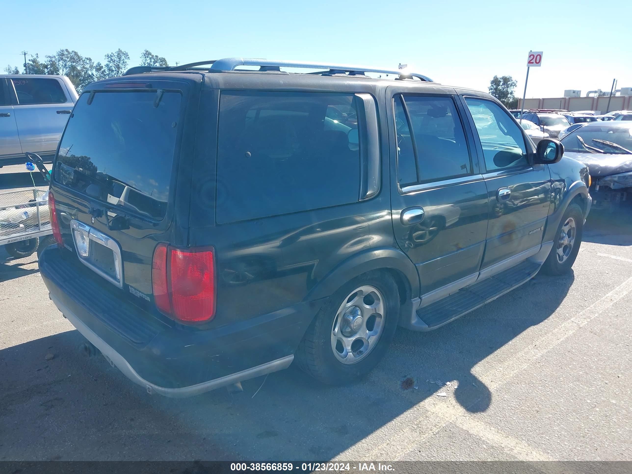 Photo 3 VIN: 5LMEU27R82LJ17085 - LINCOLN NAVIGATOR 