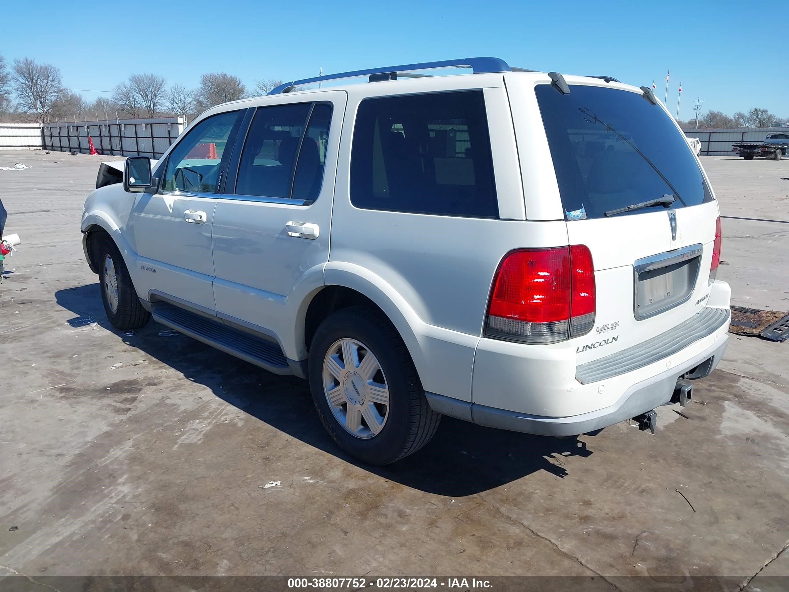 Photo 2 VIN: 5LMEU68H03ZJ09560 - LINCOLN AVIATOR 