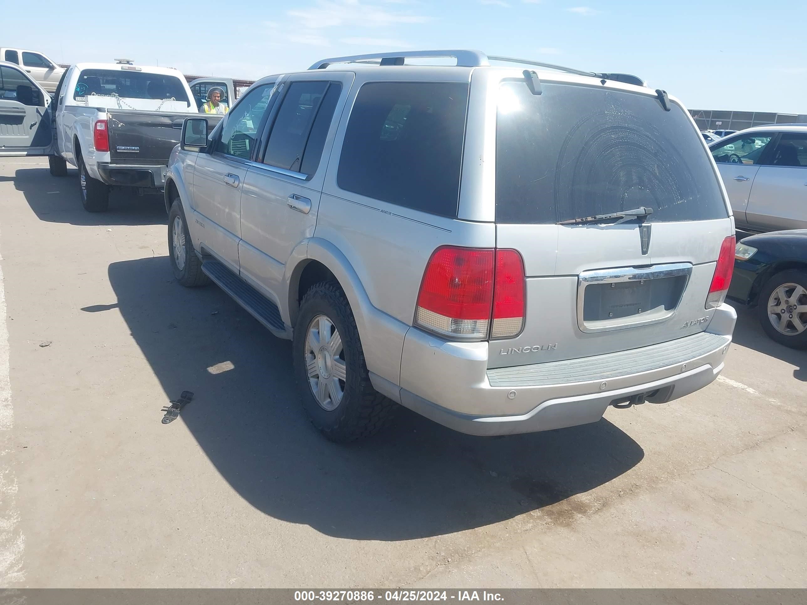 Photo 2 VIN: 5LMEU68H25ZJ03780 - LINCOLN AVIATOR 