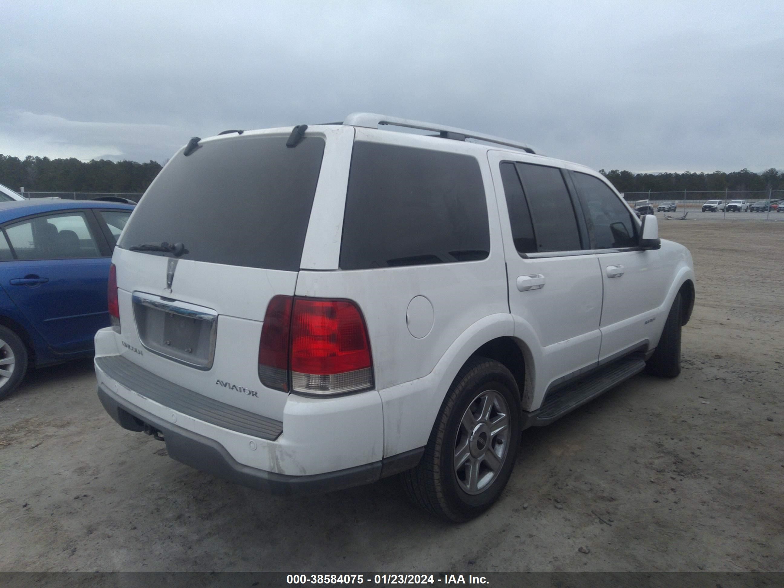 Photo 3 VIN: 5LMEU68H35ZJ34519 - LINCOLN AVIATOR 