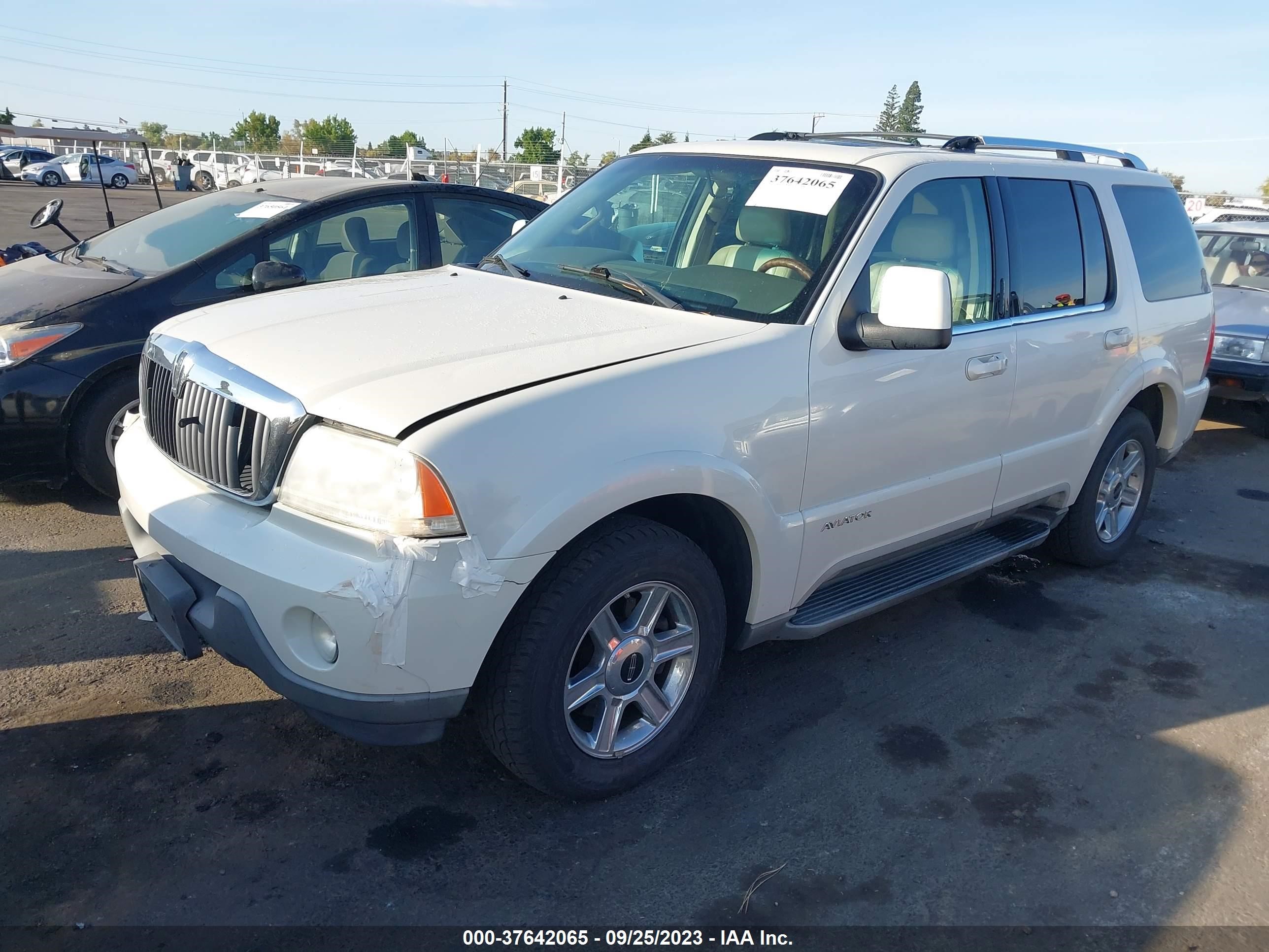 Photo 1 VIN: 5LMEU68H44ZJ15959 - LINCOLN AVIATOR 