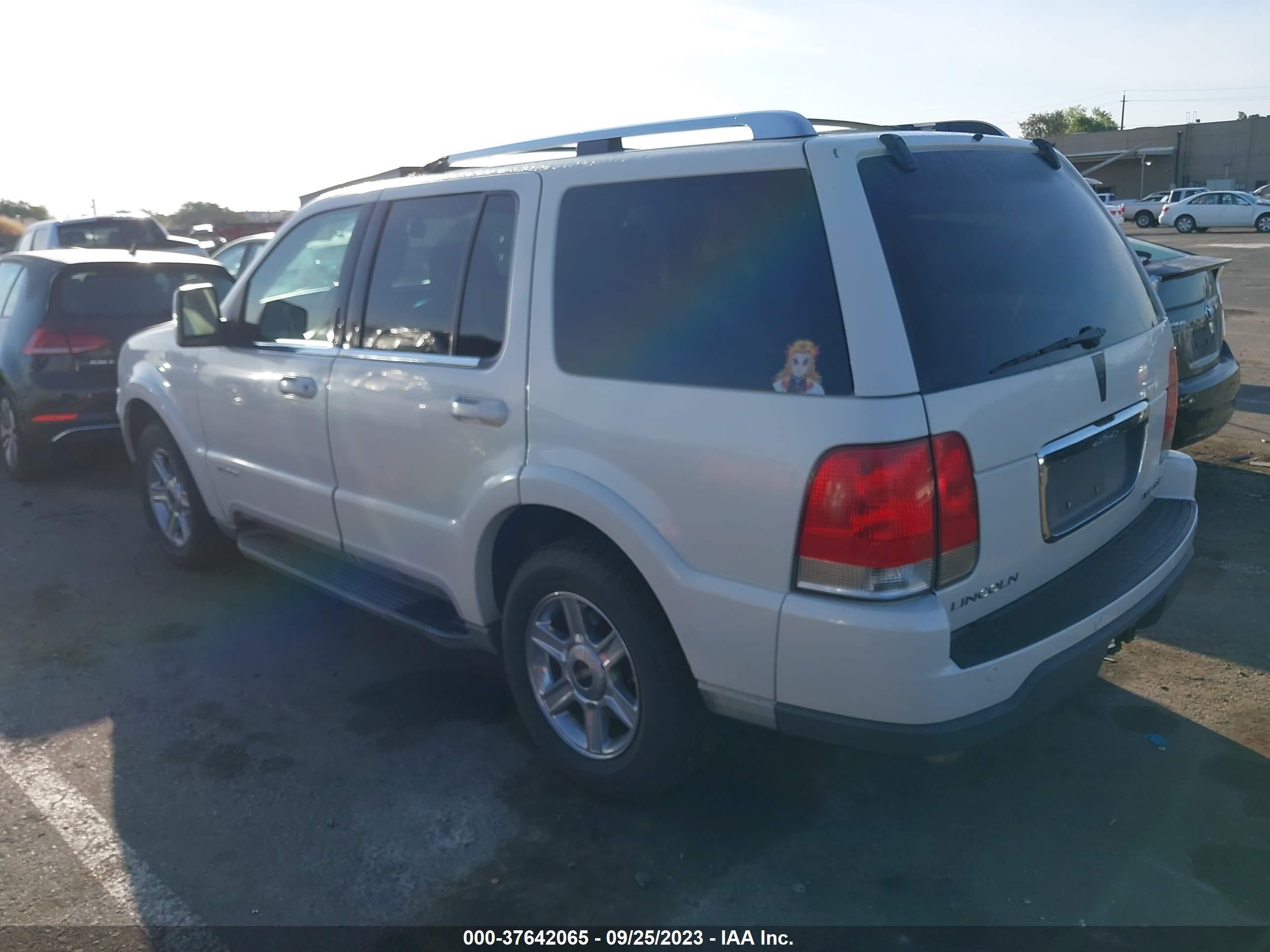 Photo 2 VIN: 5LMEU68H44ZJ15959 - LINCOLN AVIATOR 