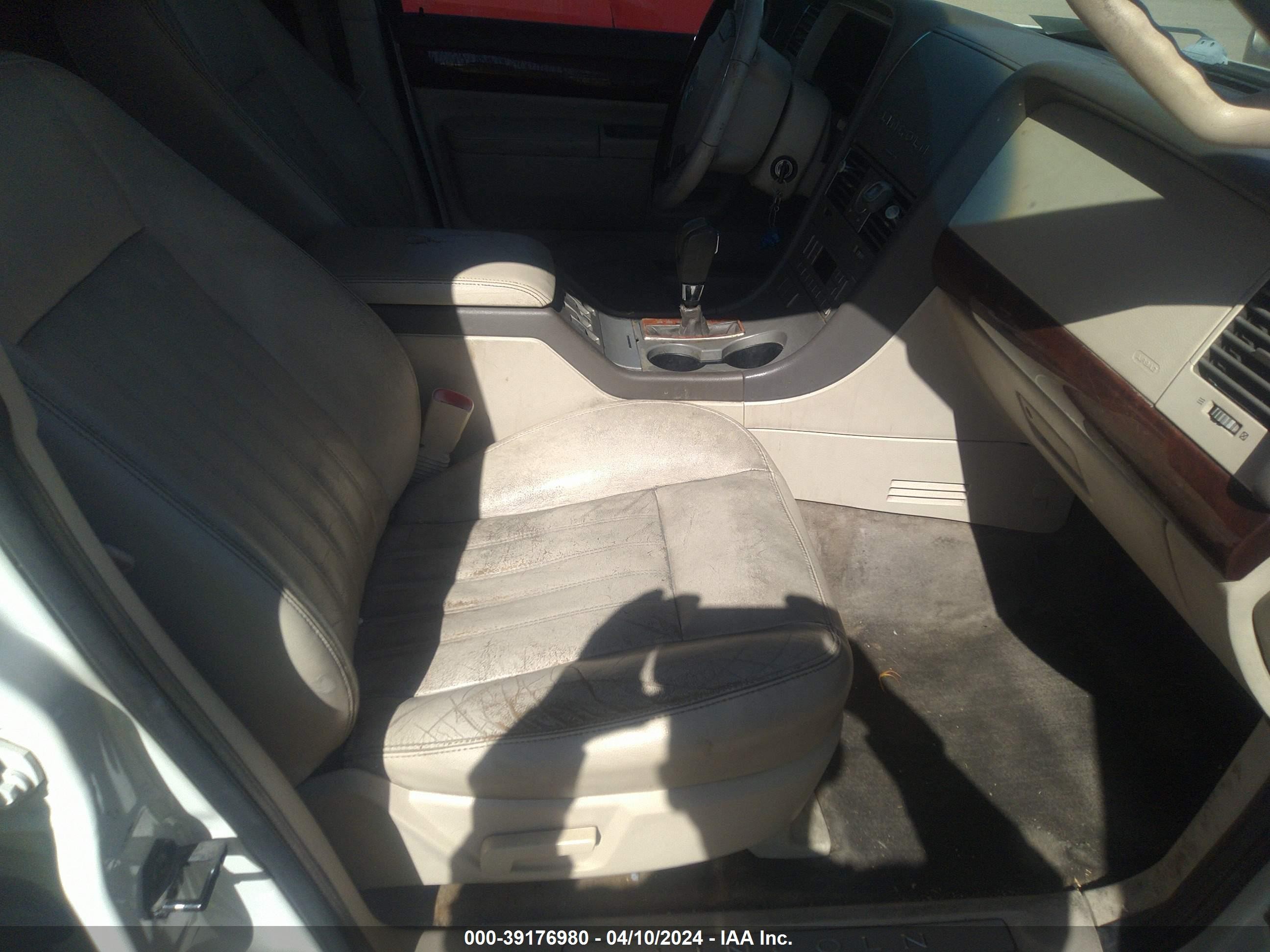 Photo 4 VIN: 5LMEU68HX4ZJ14735 - LINCOLN AVIATOR 