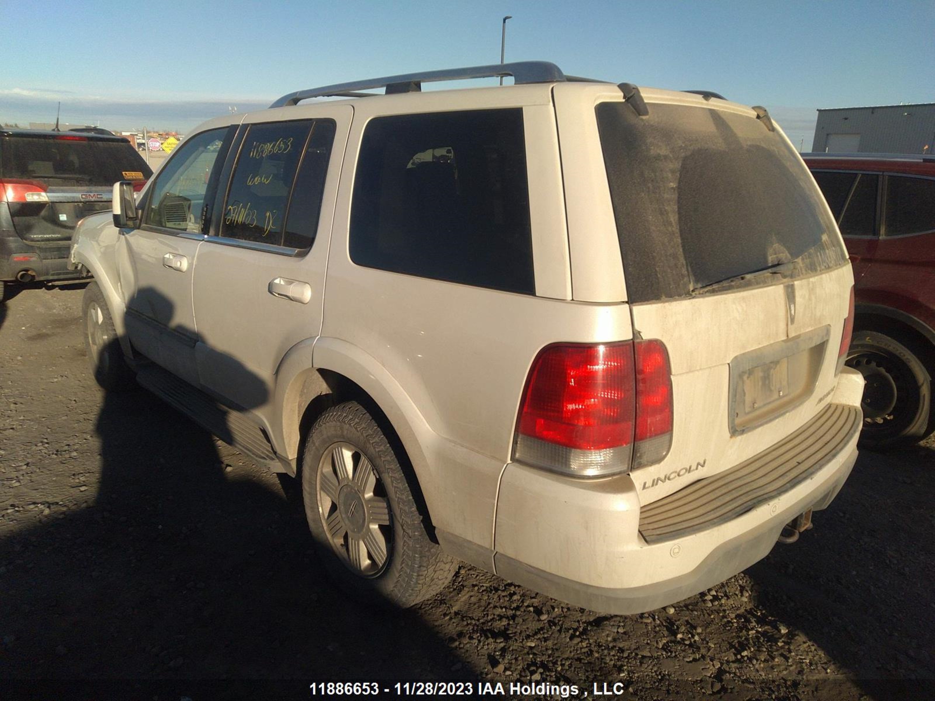 Photo 2 VIN: 5LMEU78H33ZJ29680 - LINCOLN AVIATOR 