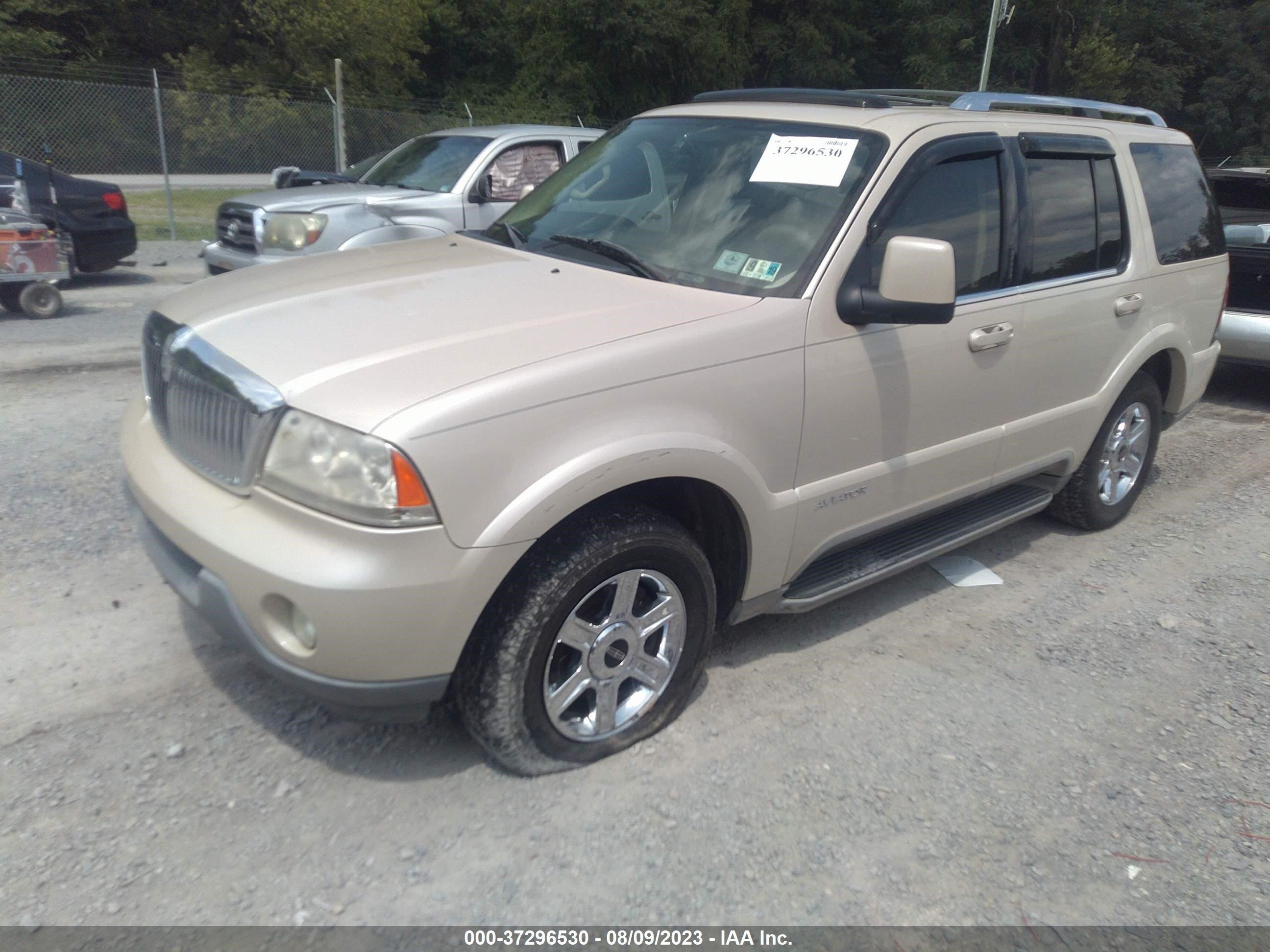 Photo 1 VIN: 5LMEU88H05ZJ00419 - LINCOLN AVIATOR 