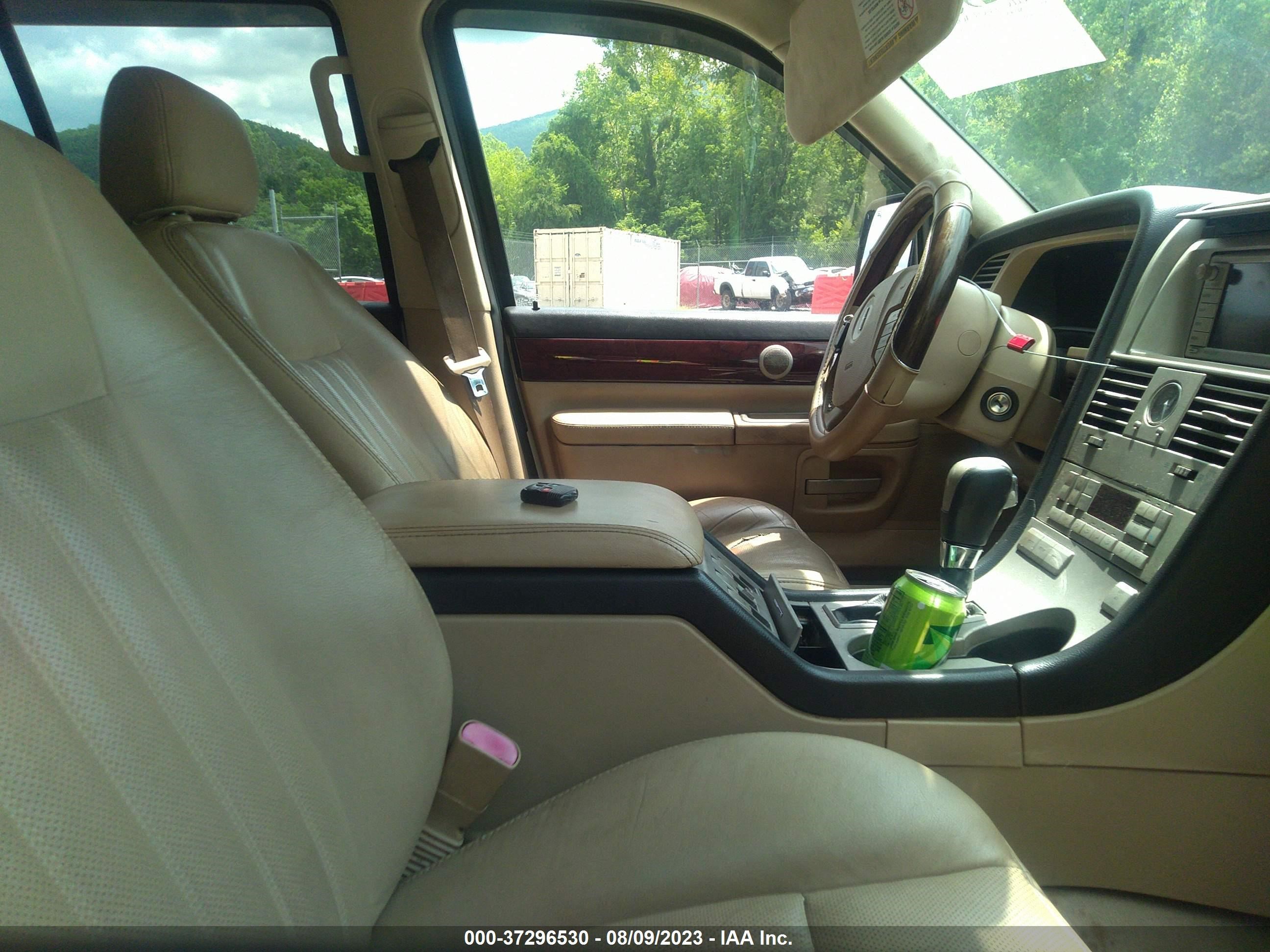 Photo 4 VIN: 5LMEU88H05ZJ00419 - LINCOLN AVIATOR 