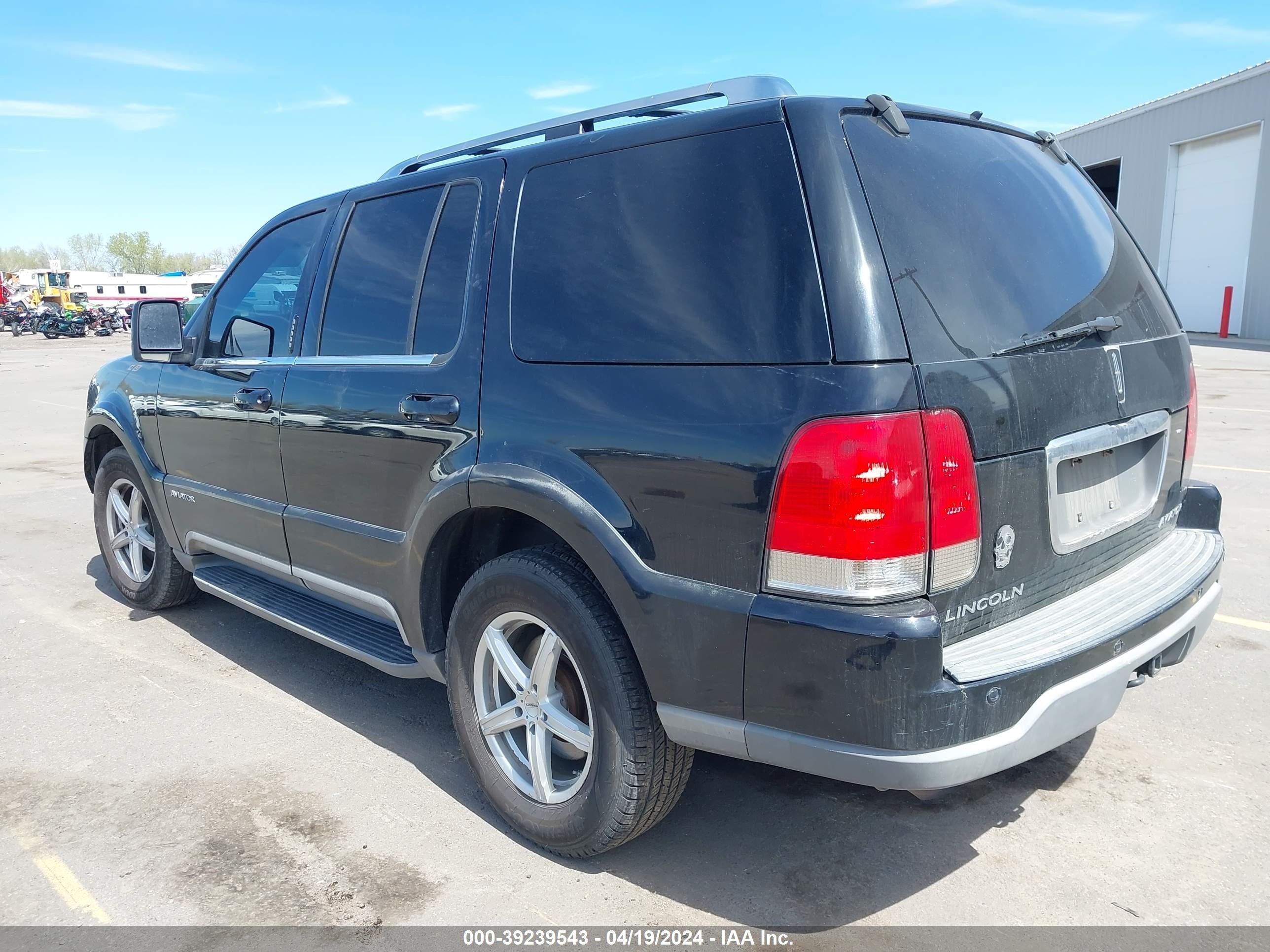 Photo 2 VIN: 5LMEU88H14ZJ17633 - LINCOLN AVIATOR 