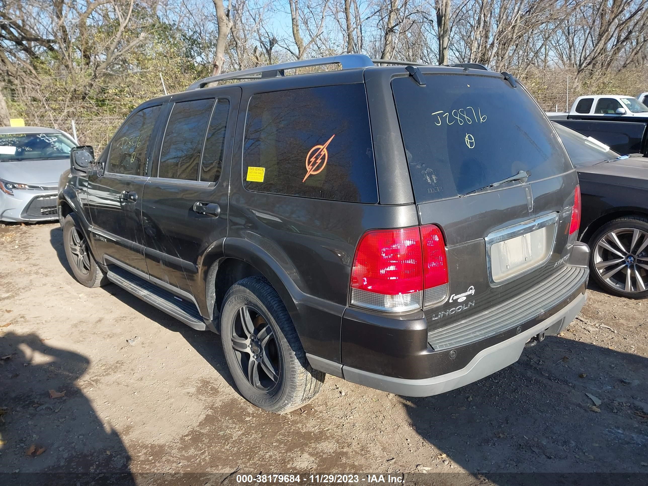 Photo 2 VIN: 5LMEU88H35ZJ28876 - LINCOLN AVIATOR 