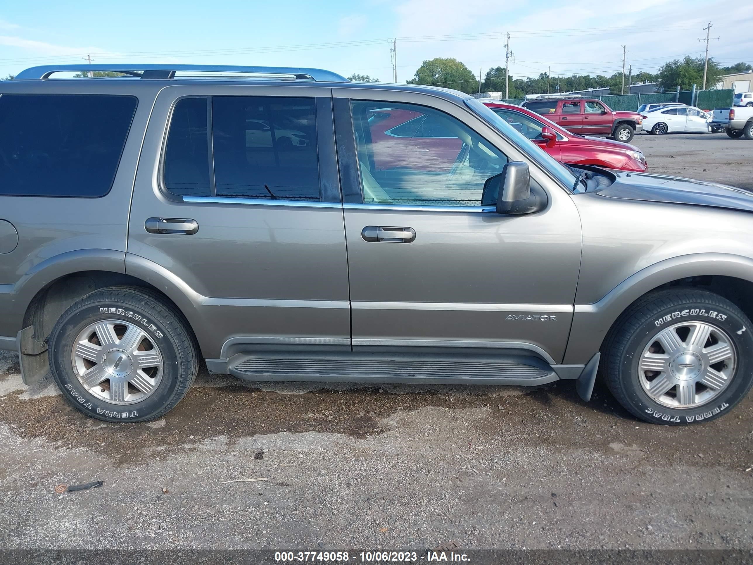 Photo 13 VIN: 5LMEU88H73ZJ25945 - LINCOLN AVIATOR 