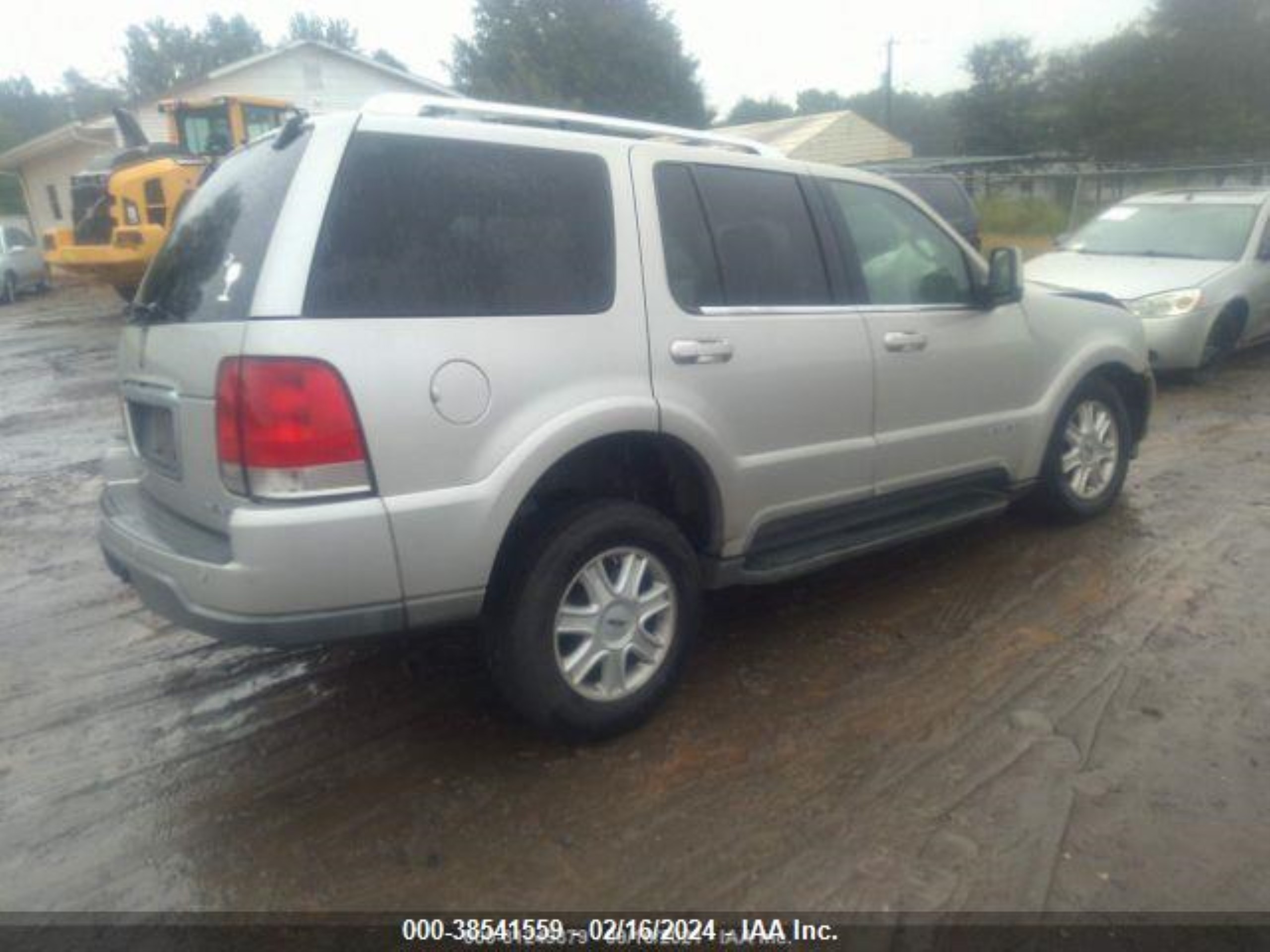 Photo 4 VIN: 5LMEU88H94ZJ40089 - LINCOLN AVIATOR 