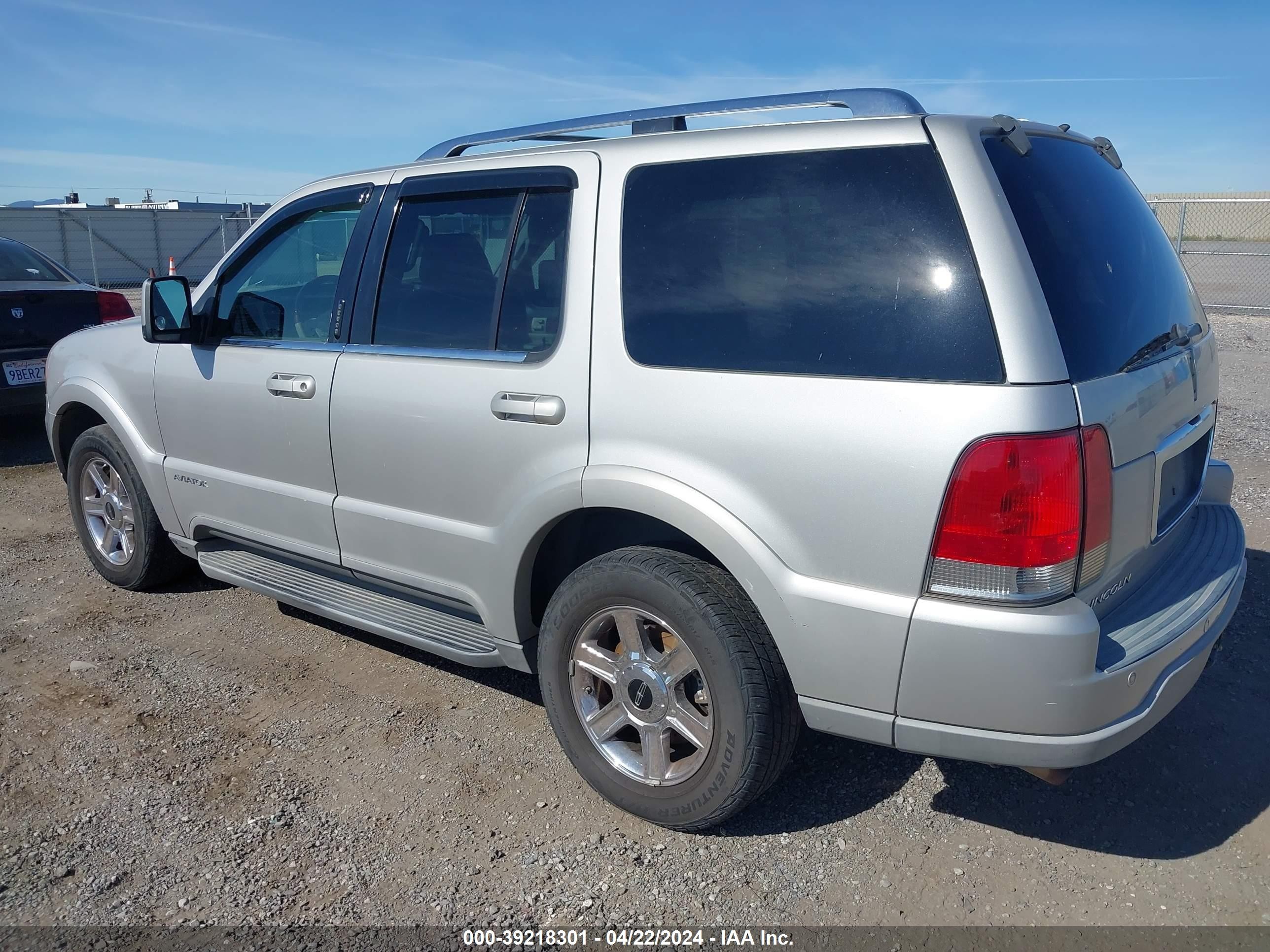 Photo 2 VIN: 5LMEU88H94ZJ49956 - LINCOLN AVIATOR 