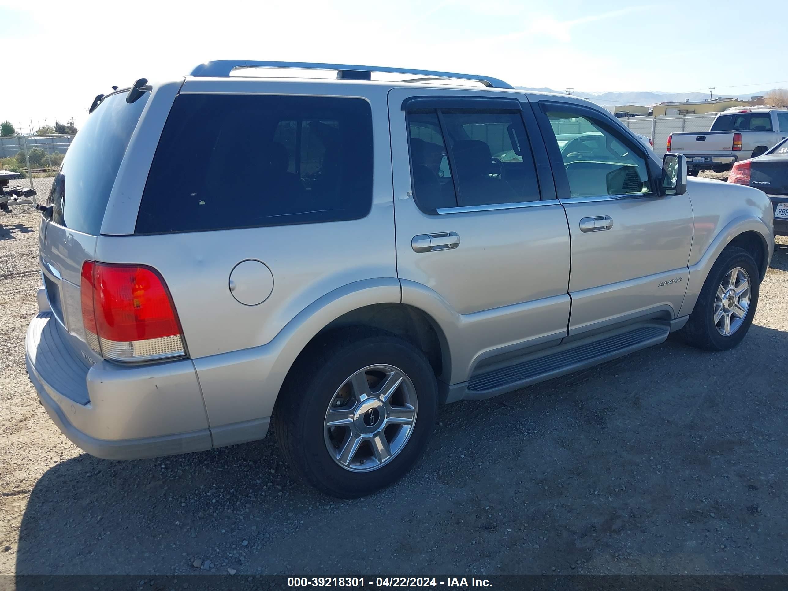 Photo 3 VIN: 5LMEU88H94ZJ49956 - LINCOLN AVIATOR 