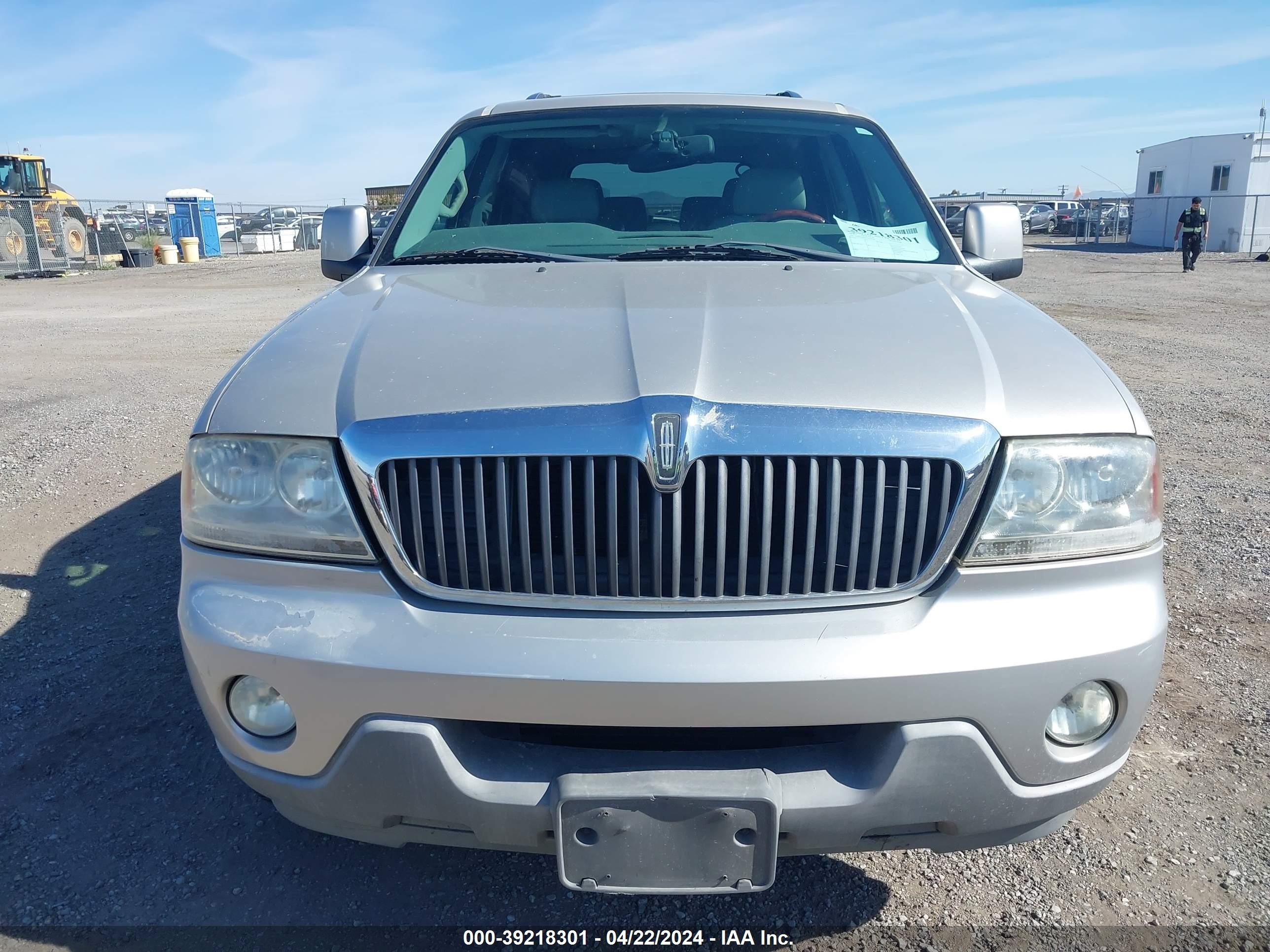 Photo 5 VIN: 5LMEU88H94ZJ49956 - LINCOLN AVIATOR 