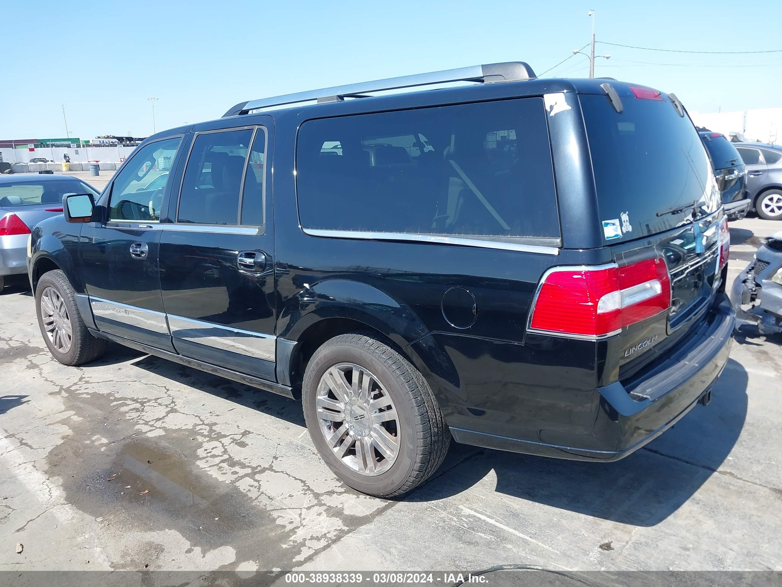 Photo 2 VIN: 5LMFL27587LJ21696 - LINCOLN NAVIGATOR 