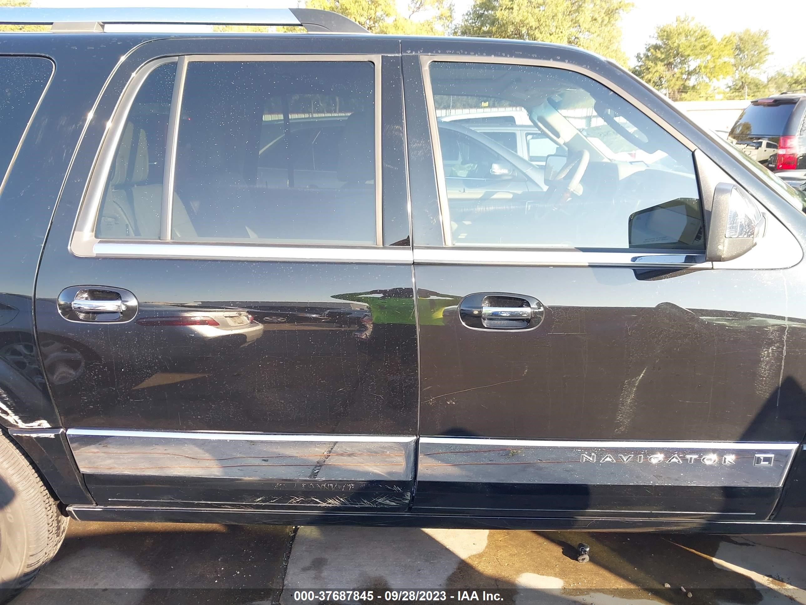 Photo 12 VIN: 5LMFL27598LJ09333 - LINCOLN NAVIGATOR 