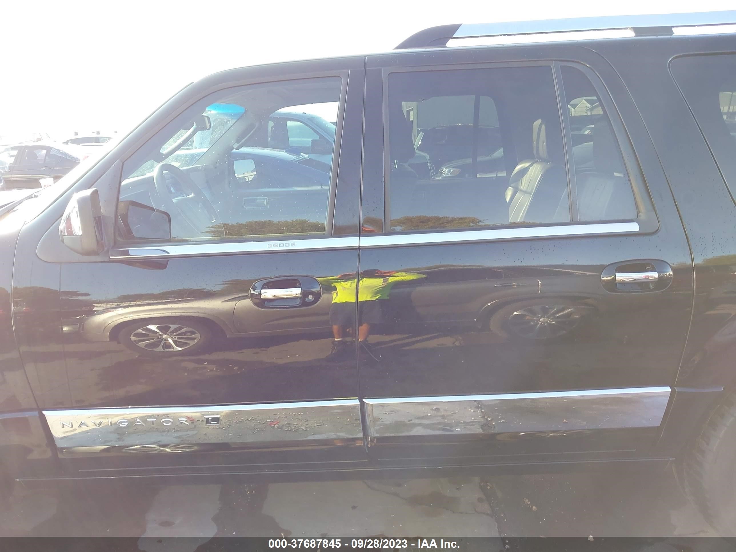 Photo 13 VIN: 5LMFL27598LJ09333 - LINCOLN NAVIGATOR 