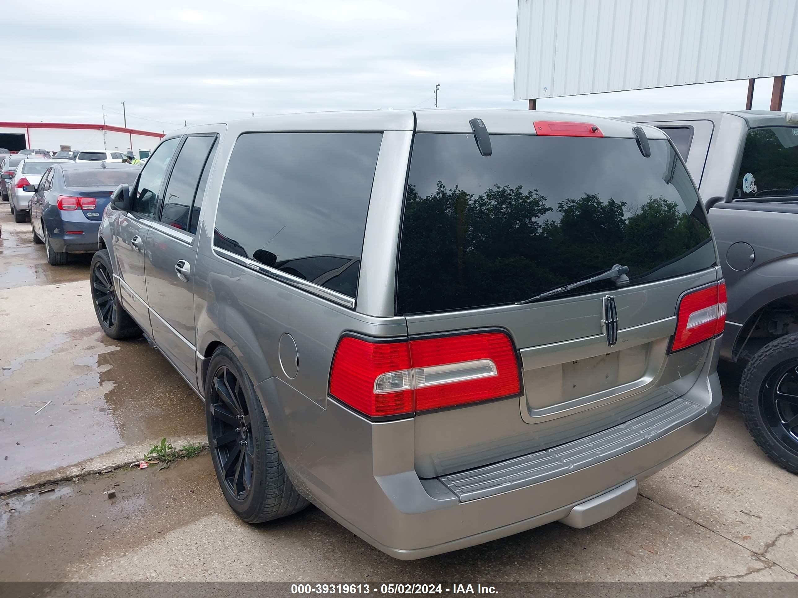 Photo 2 VIN: 5LMFL28568LJ09997 - LINCOLN NAVIGATOR 