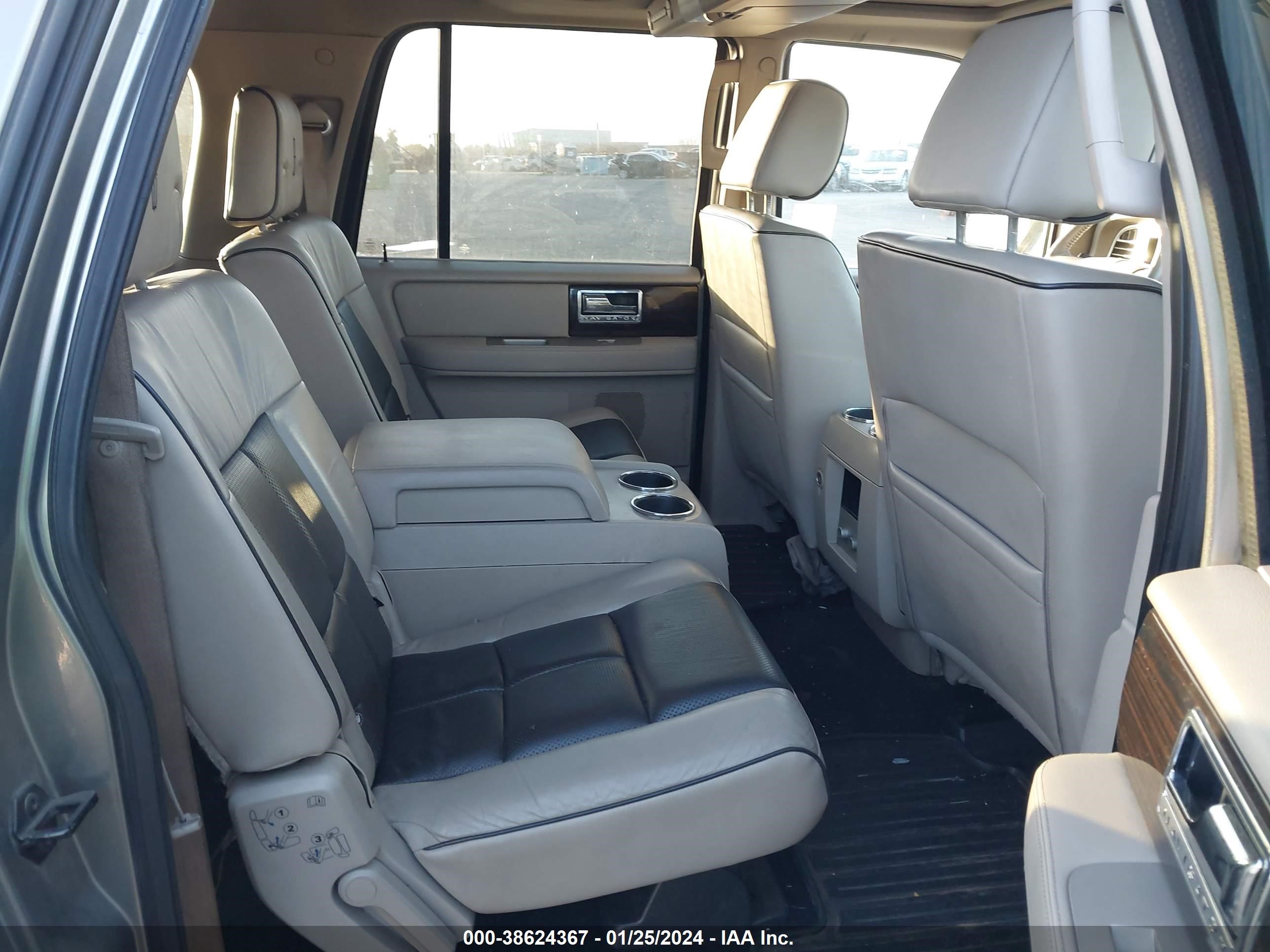 Photo 7 VIN: 5LMFL28578LJ18997 - LINCOLN NAVIGATOR 