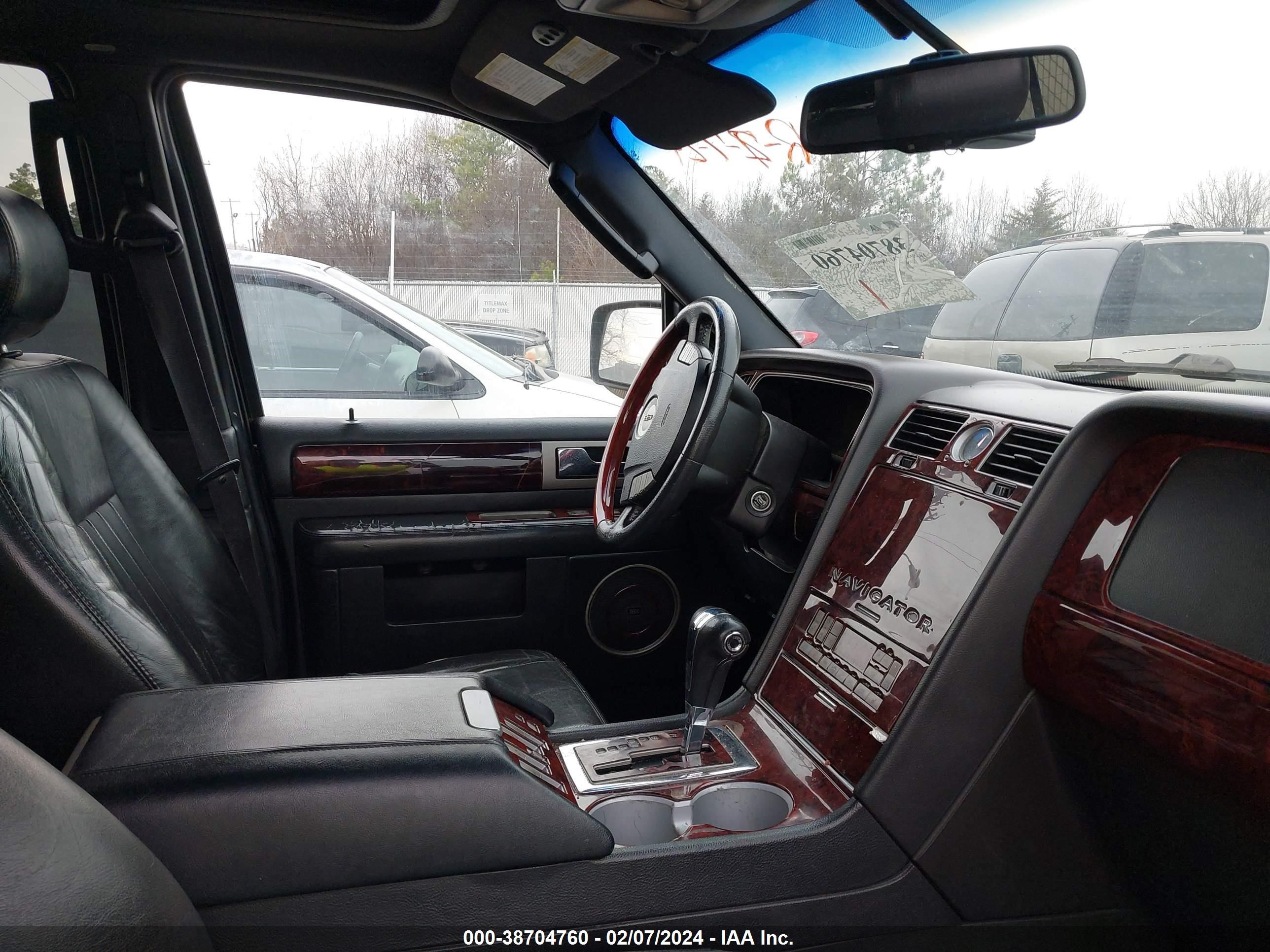 Photo 4 VIN: 5LMFU27506LJ20795 - LINCOLN NAVIGATOR 