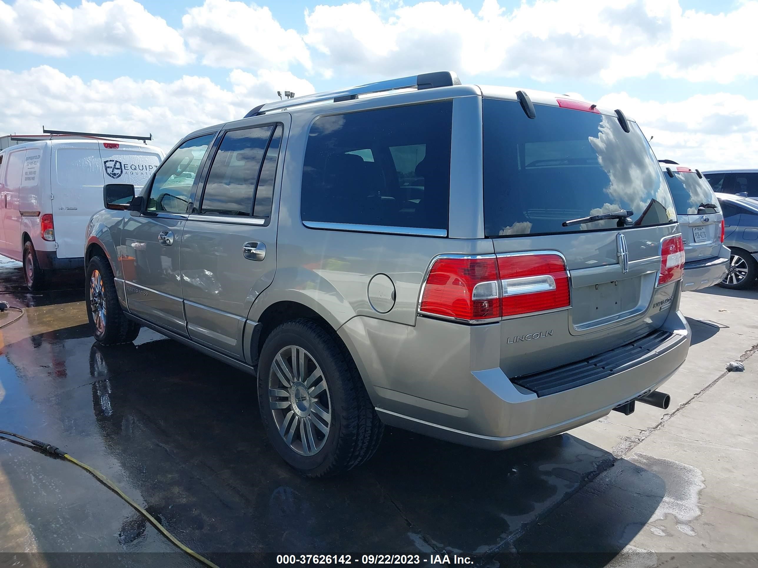 Photo 2 VIN: 5LMFU27508LJ15776 - LINCOLN NAVIGATOR 