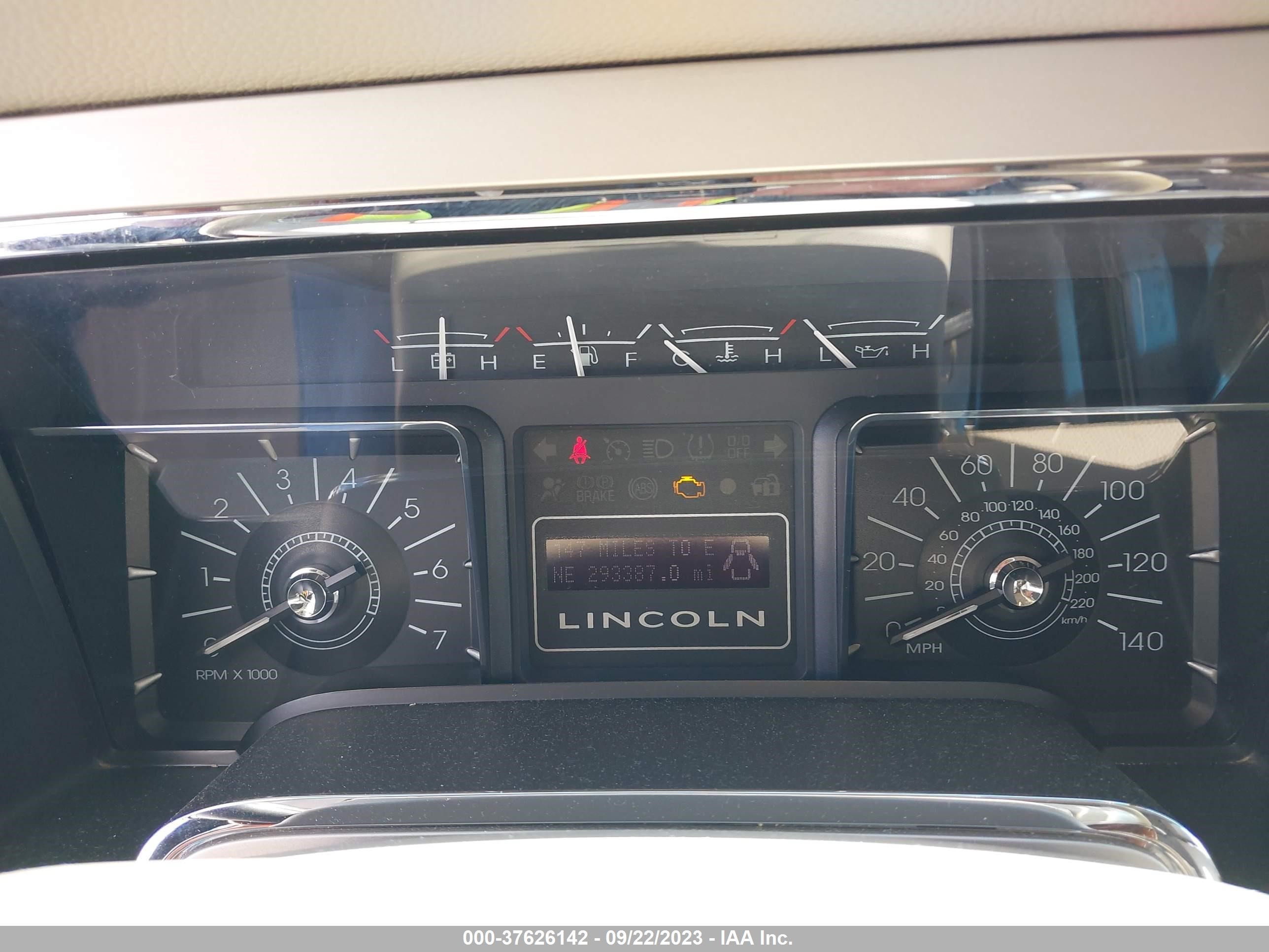 Photo 6 VIN: 5LMFU27508LJ15776 - LINCOLN NAVIGATOR 