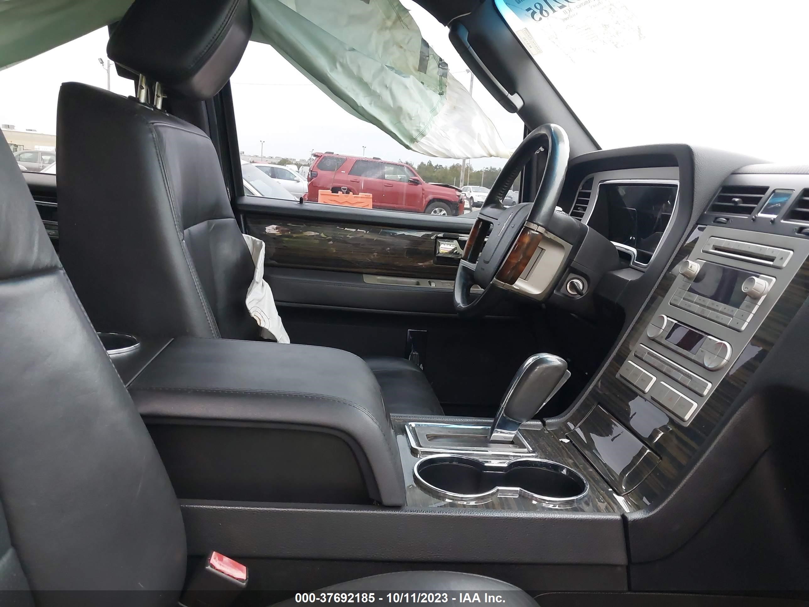 Photo 4 VIN: 5LMFU27508LJ16961 - LINCOLN NAVIGATOR 