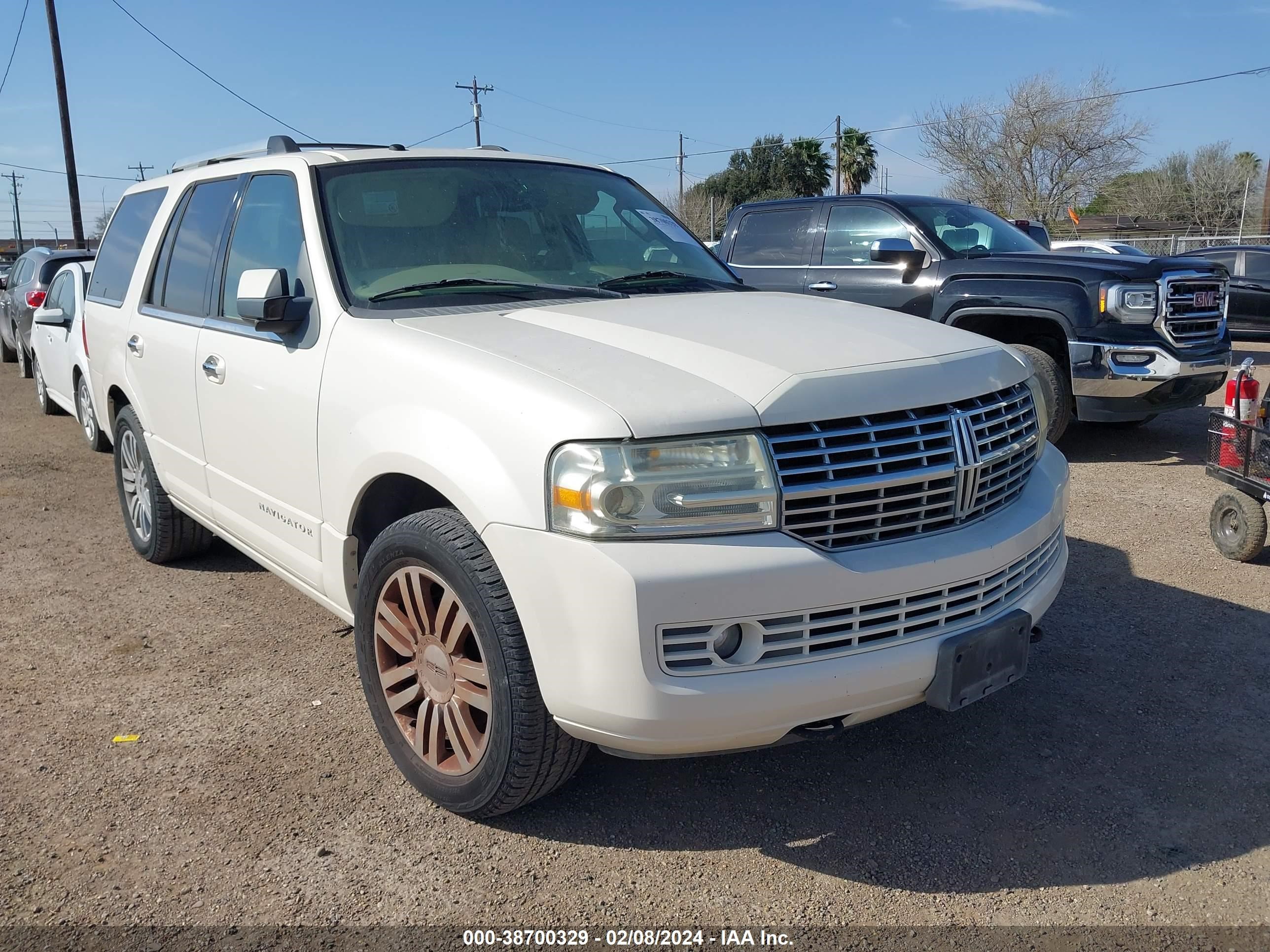 Photo 0 VIN: 5LMFU27528LJ13818 - LINCOLN NAVIGATOR 