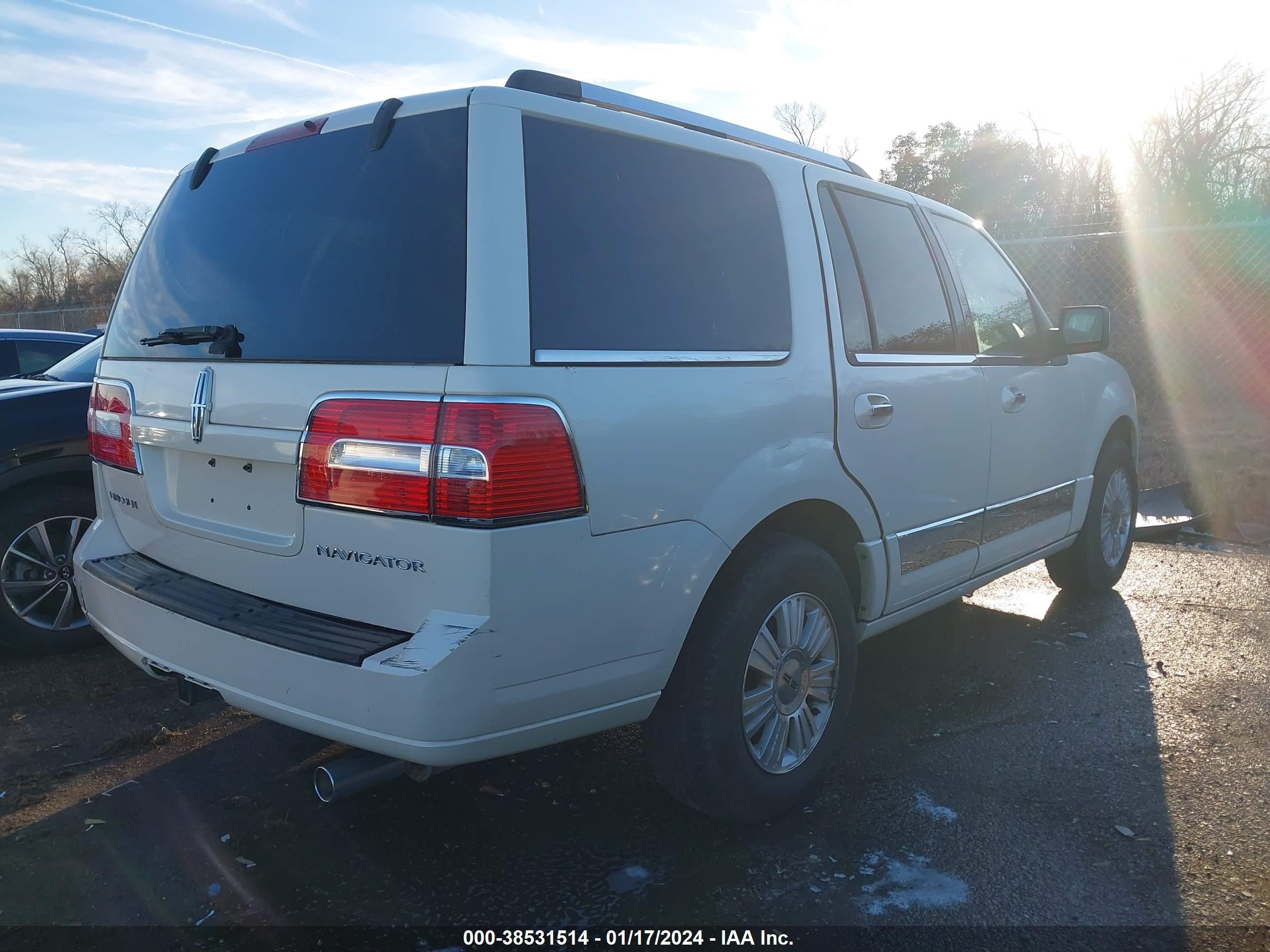 Photo 3 VIN: 5LMFU27537LJ14524 - LINCOLN NAVIGATOR 