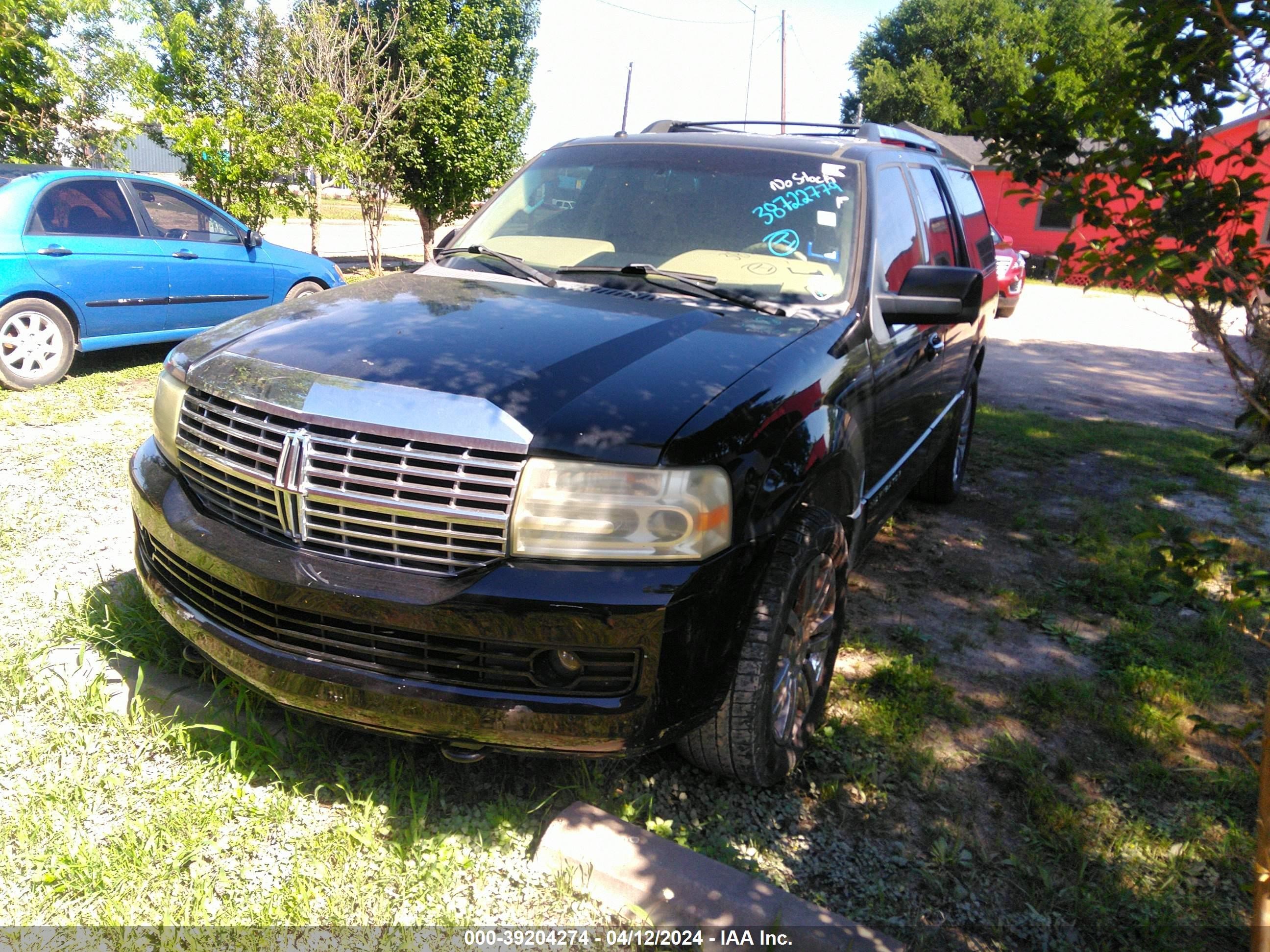 Photo 2 VIN: 5LMFU27538LJ10765 - LINCOLN NAVIGATOR 