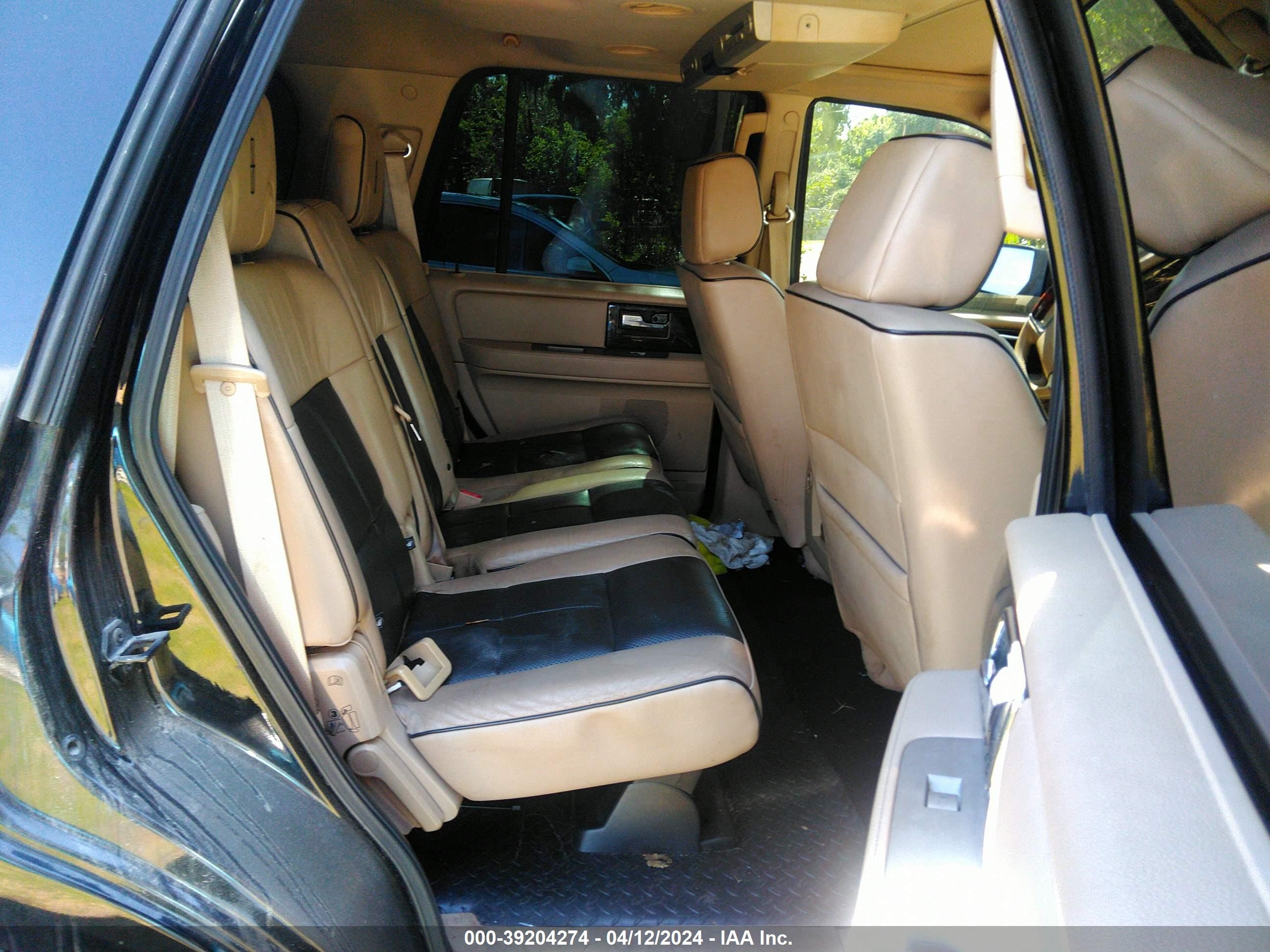 Photo 8 VIN: 5LMFU27538LJ10765 - LINCOLN NAVIGATOR 