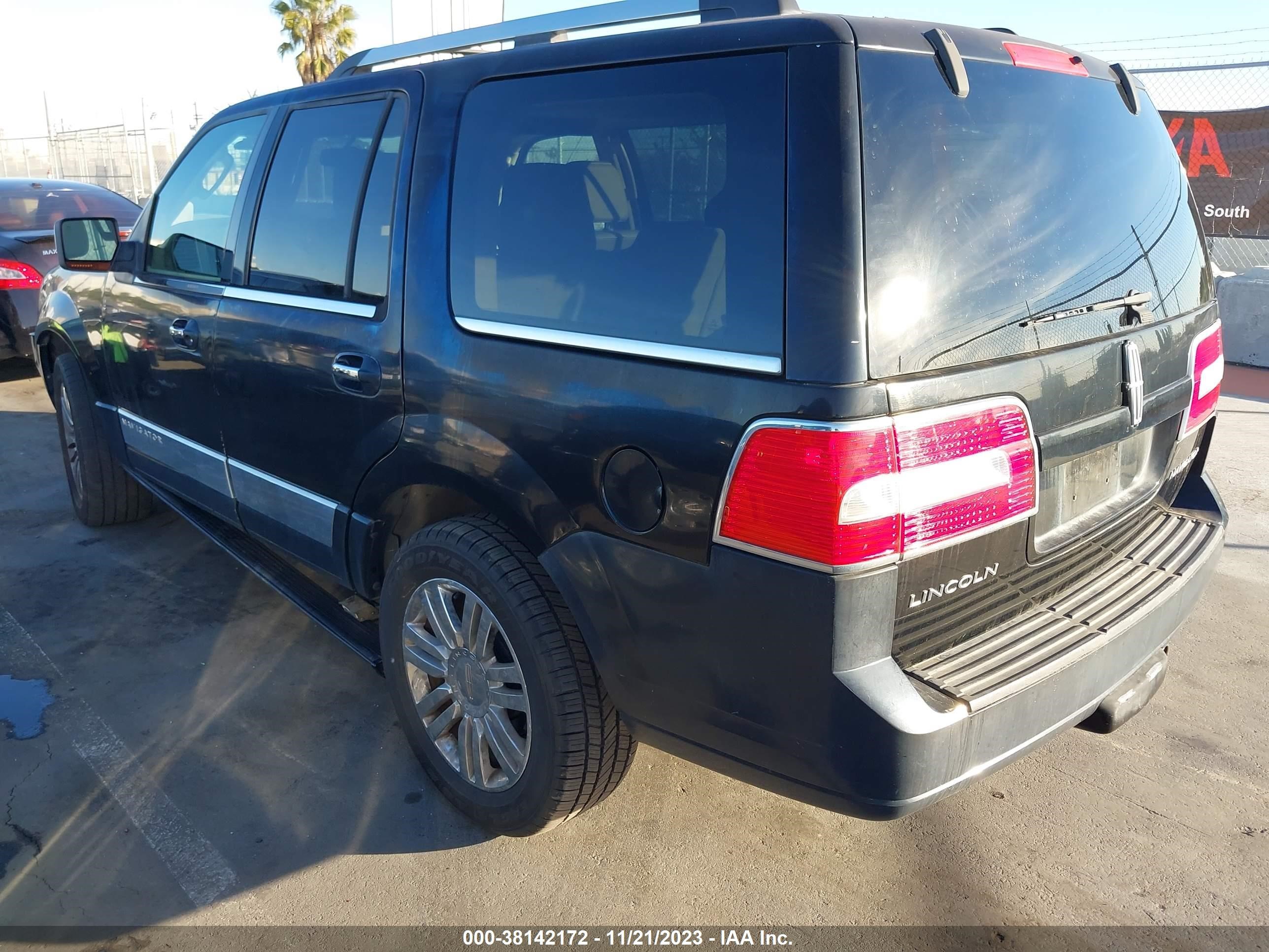 Photo 2 VIN: 5LMFU27557LJ14167 - LINCOLN NAVIGATOR 